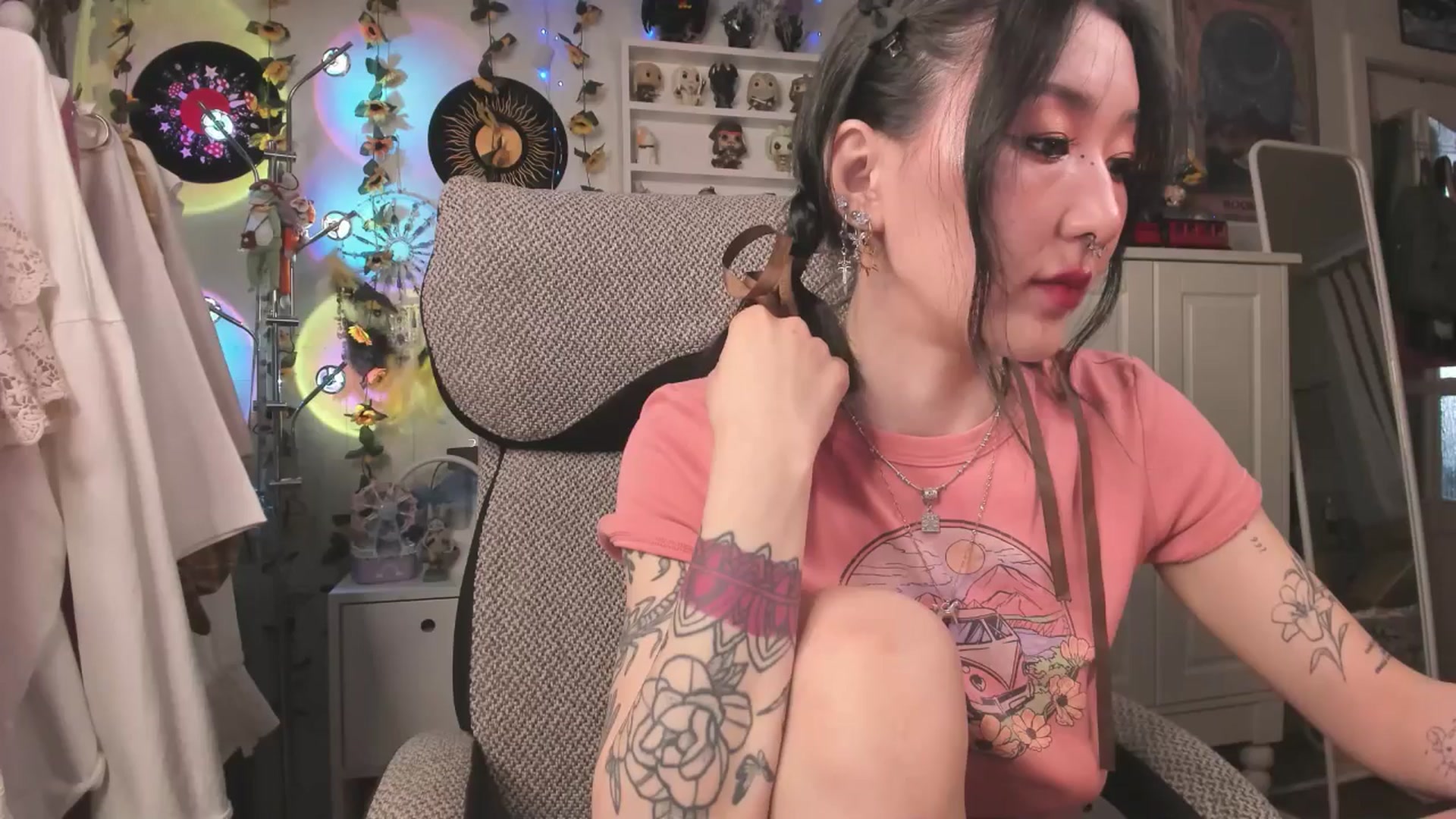 Gallery image thumbnail from KellyAsian's myfreecams stream on, 04/07/2025, 08:12 image 6 of 20