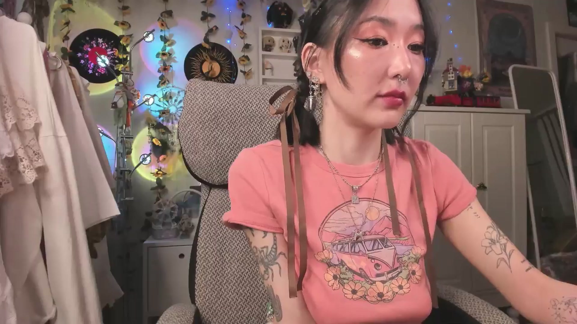 Gallery image thumbnail from KellyAsian's myfreecams stream on, 04/07/2025, 08:12 image 9 of 20