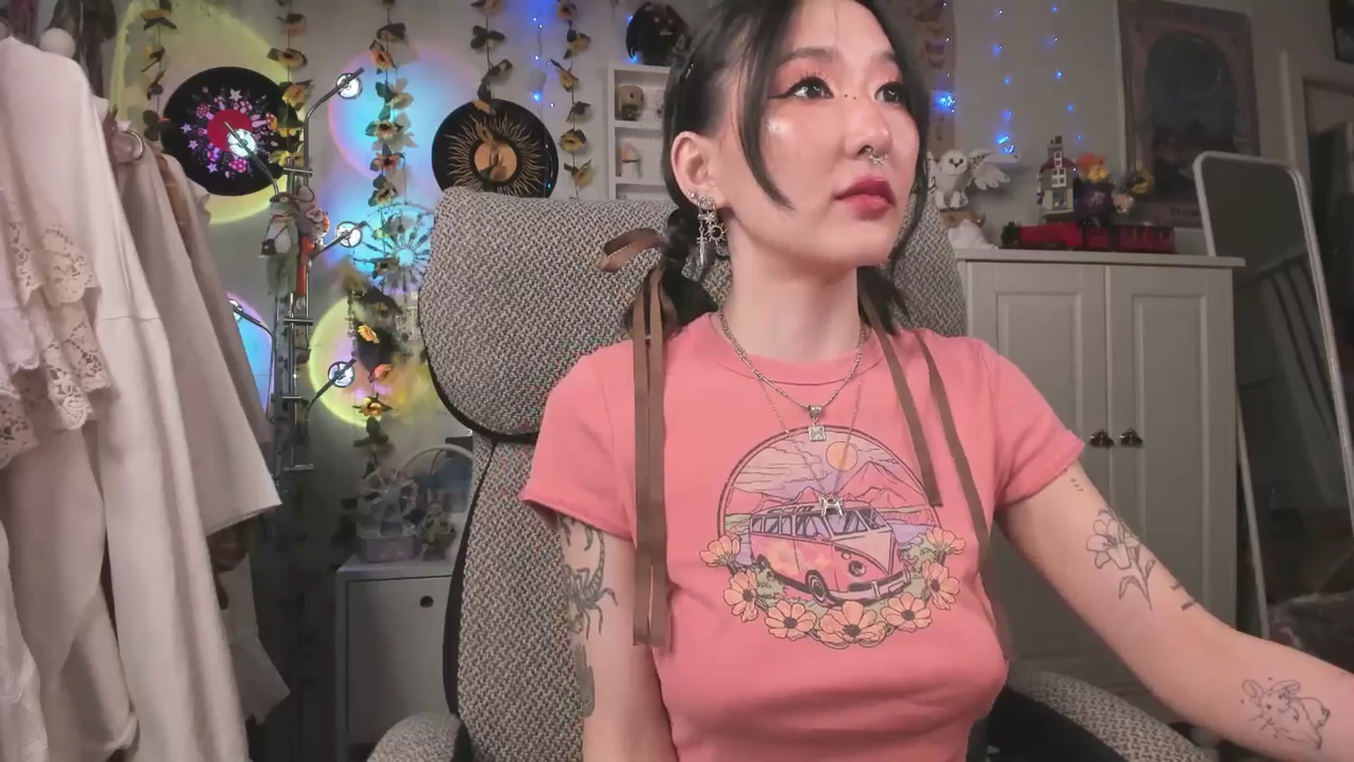 Gallery image thumbnail from KellyAsian's myfreecams stream on, 04/07/2025, 08:12 image 15 of 20