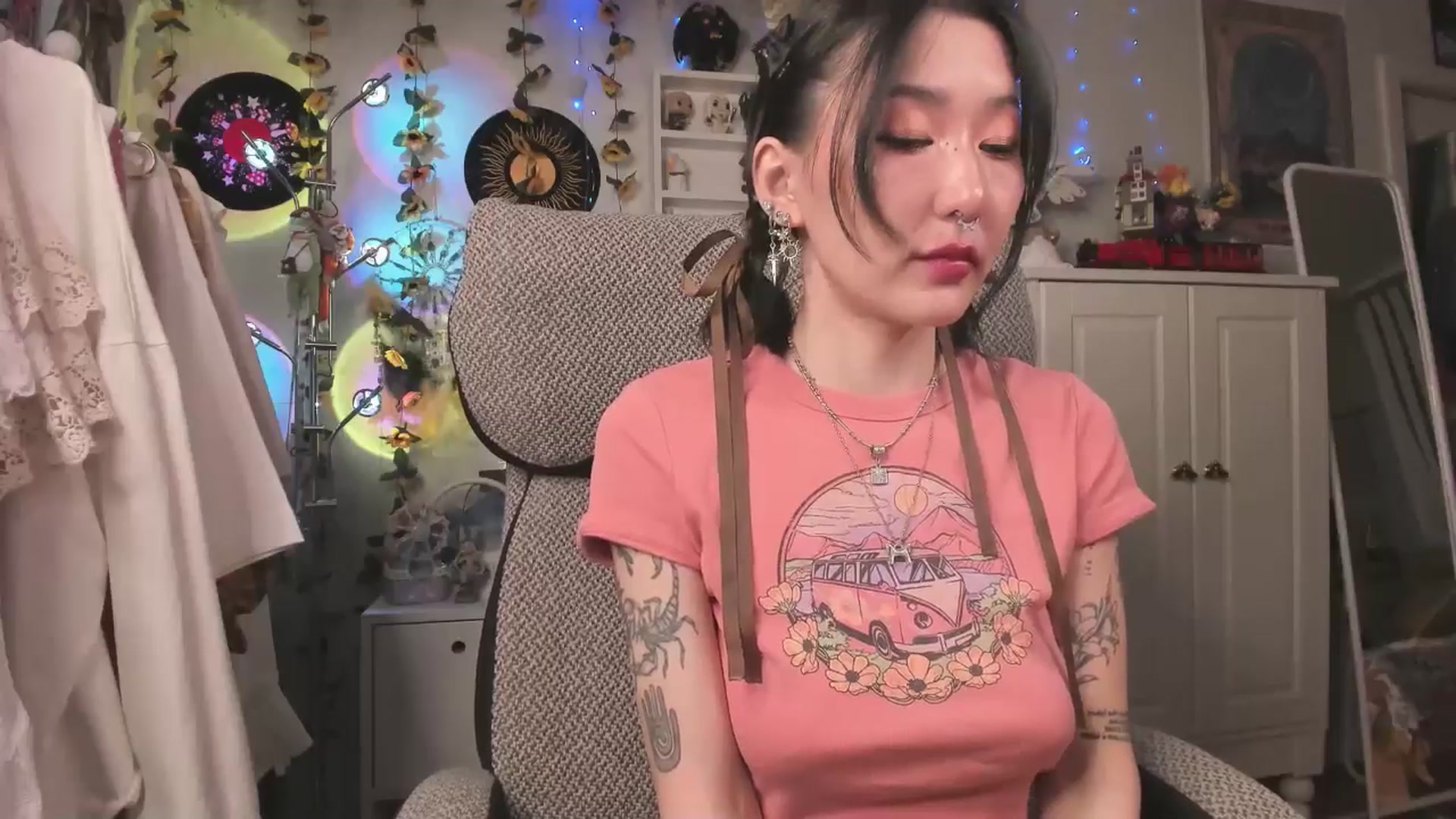 Gallery image thumbnail from KellyAsian's myfreecams stream on, 04/07/2025, 08:12 image 10 of 20