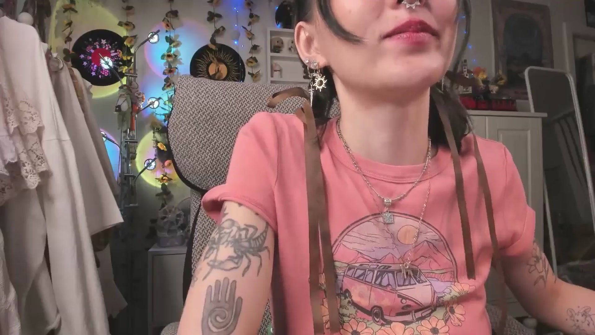 Gallery image thumbnail from KellyAsian's myfreecams stream on, 04/07/2025, 08:12 image 18 of 20