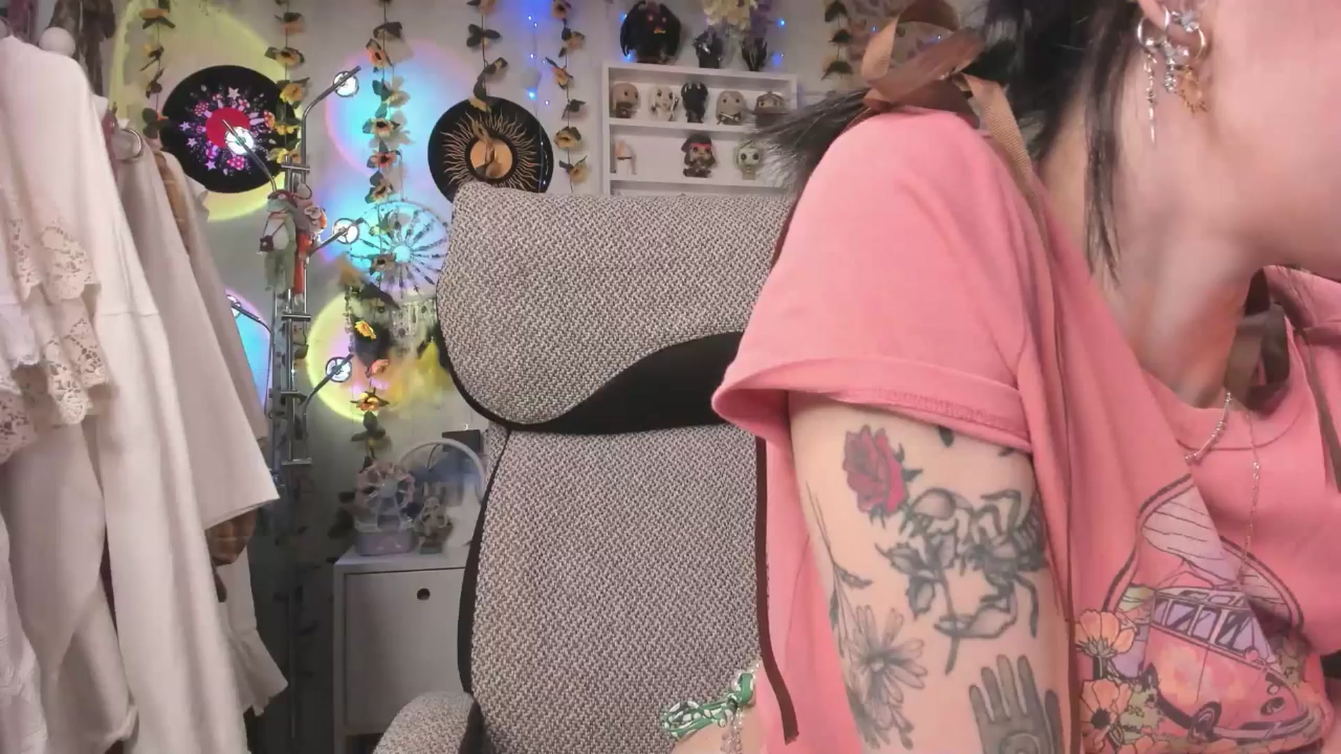 Gallery image thumbnail from KellyAsian's myfreecams stream on, 04/07/2025, 08:46 image 20 of 20