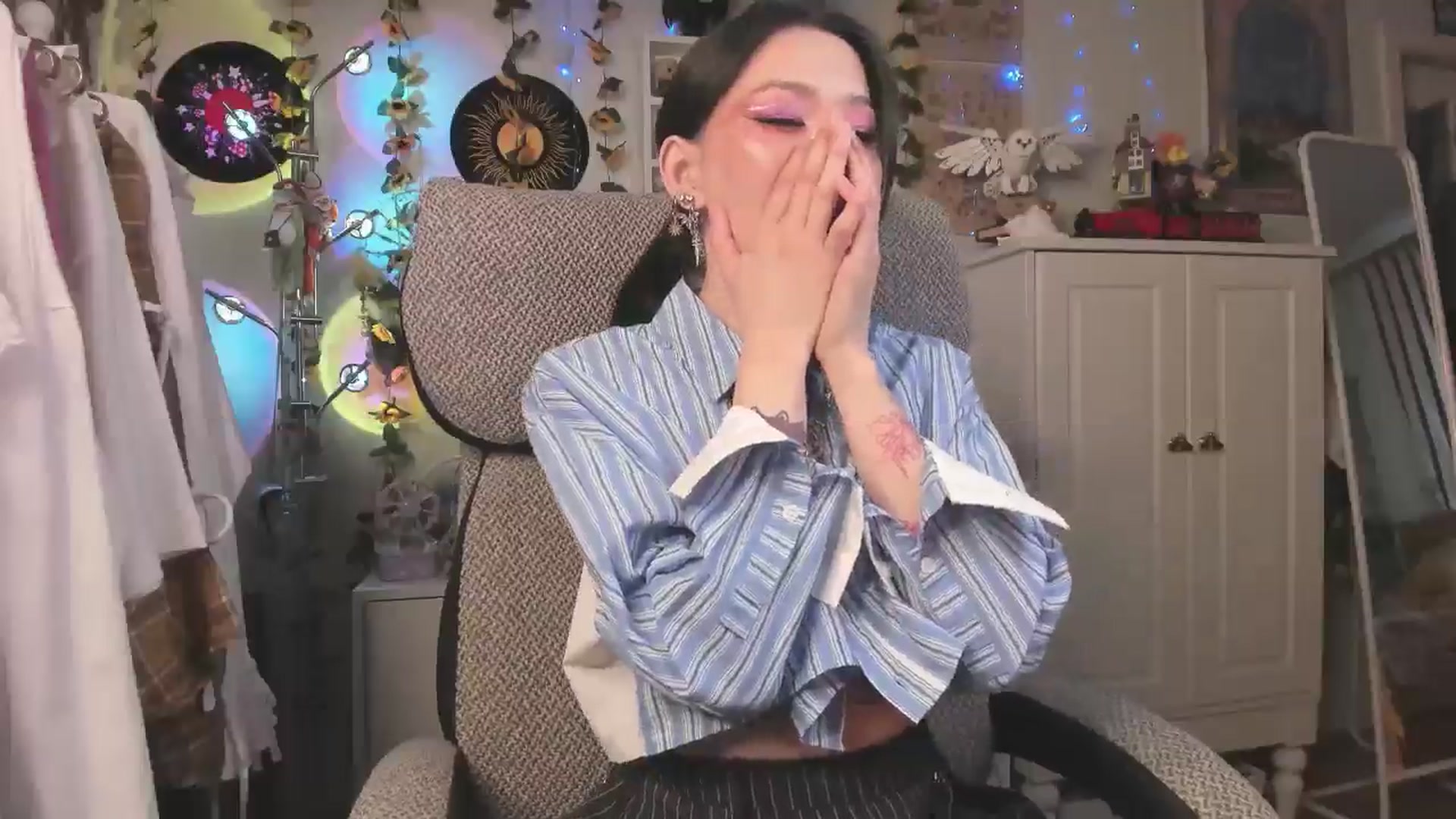 Gallery image thumbnail from KellyAsian's myfreecams stream on, 04/09/2025, 08:48 image 12 of 20