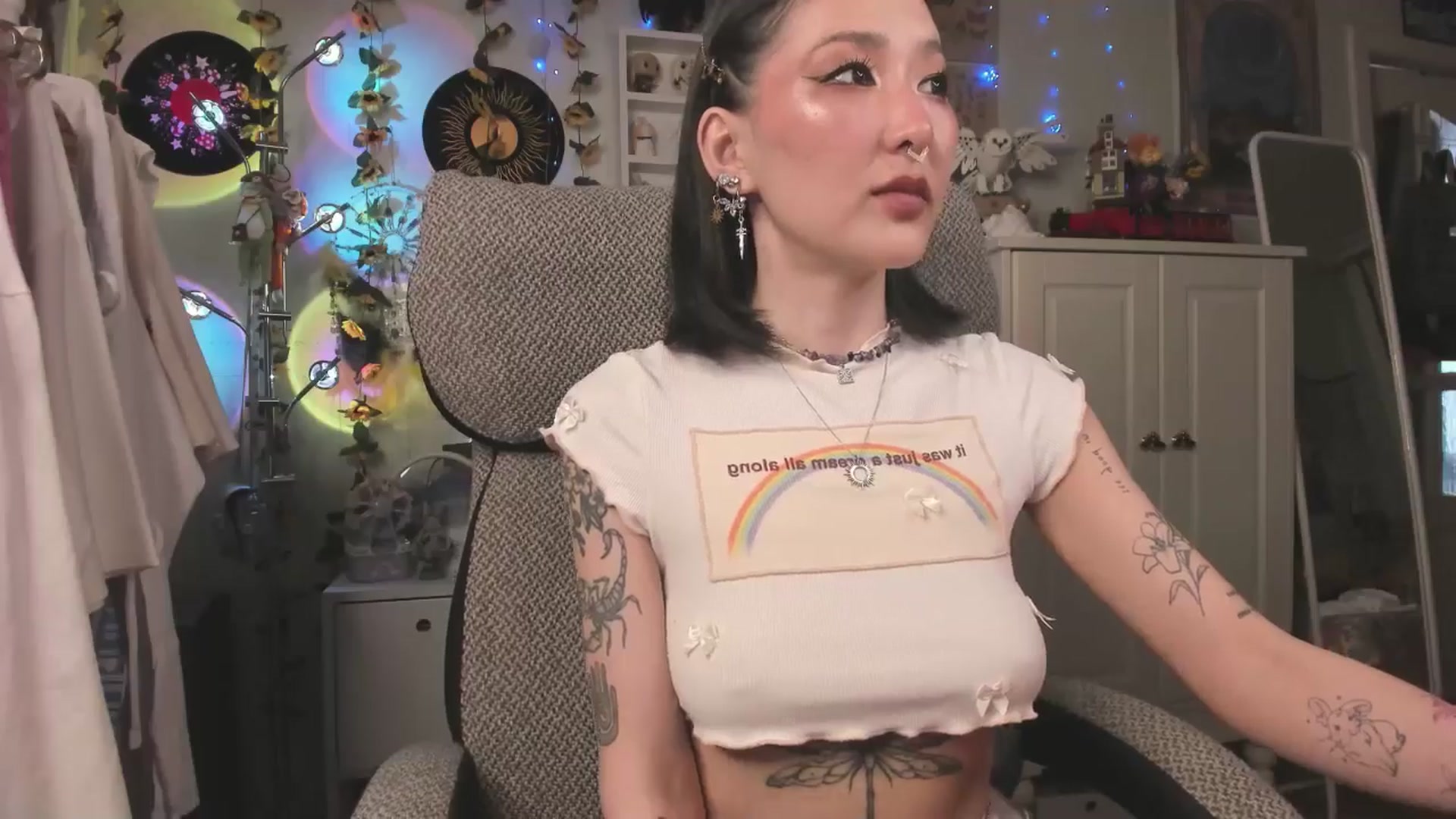Gallery image thumbnail from KellyAsian's myfreecams stream on, 04/10/2025, 08:13 image 11 of 20