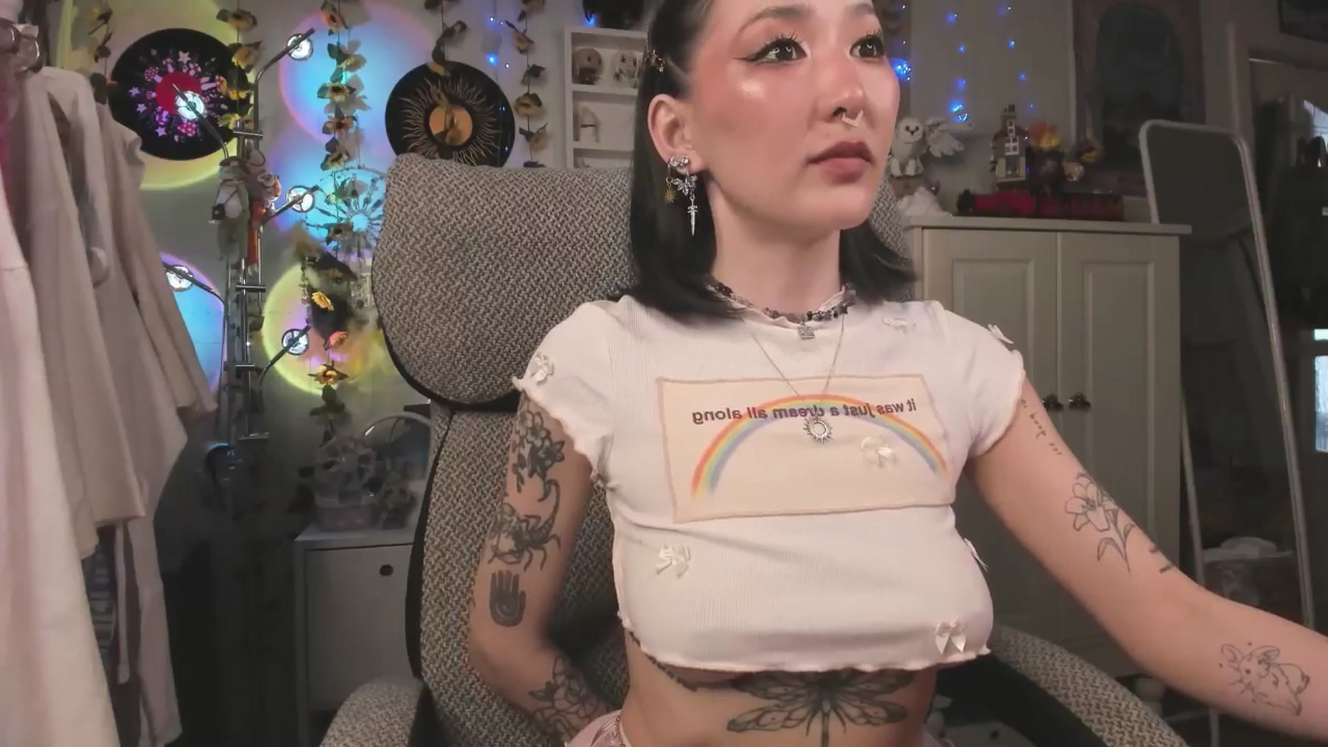Gallery image thumbnail from KellyAsian's myfreecams stream on, 04/10/2025, 08:13 image 8 of 20