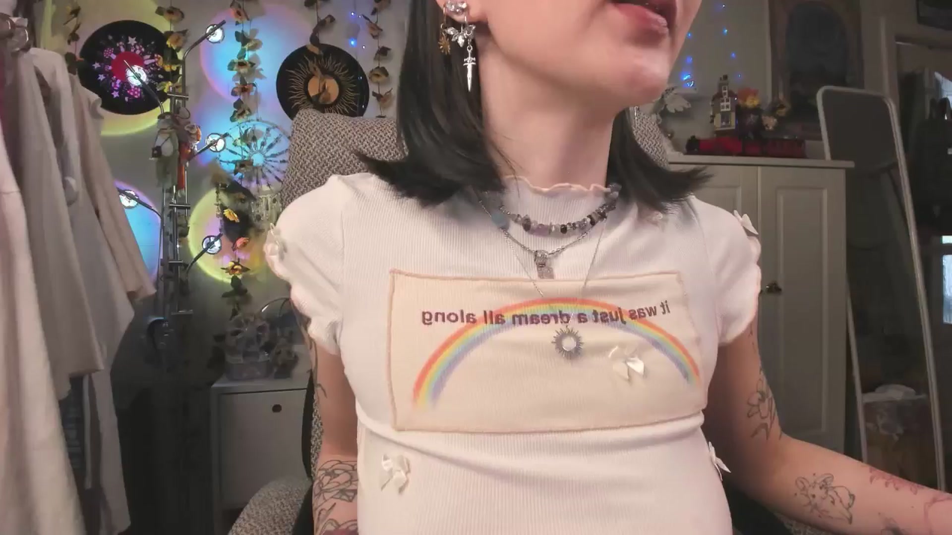 Gallery image thumbnail from KellyAsian's myfreecams stream on, 04/10/2025, 08:13 image 20 of 20