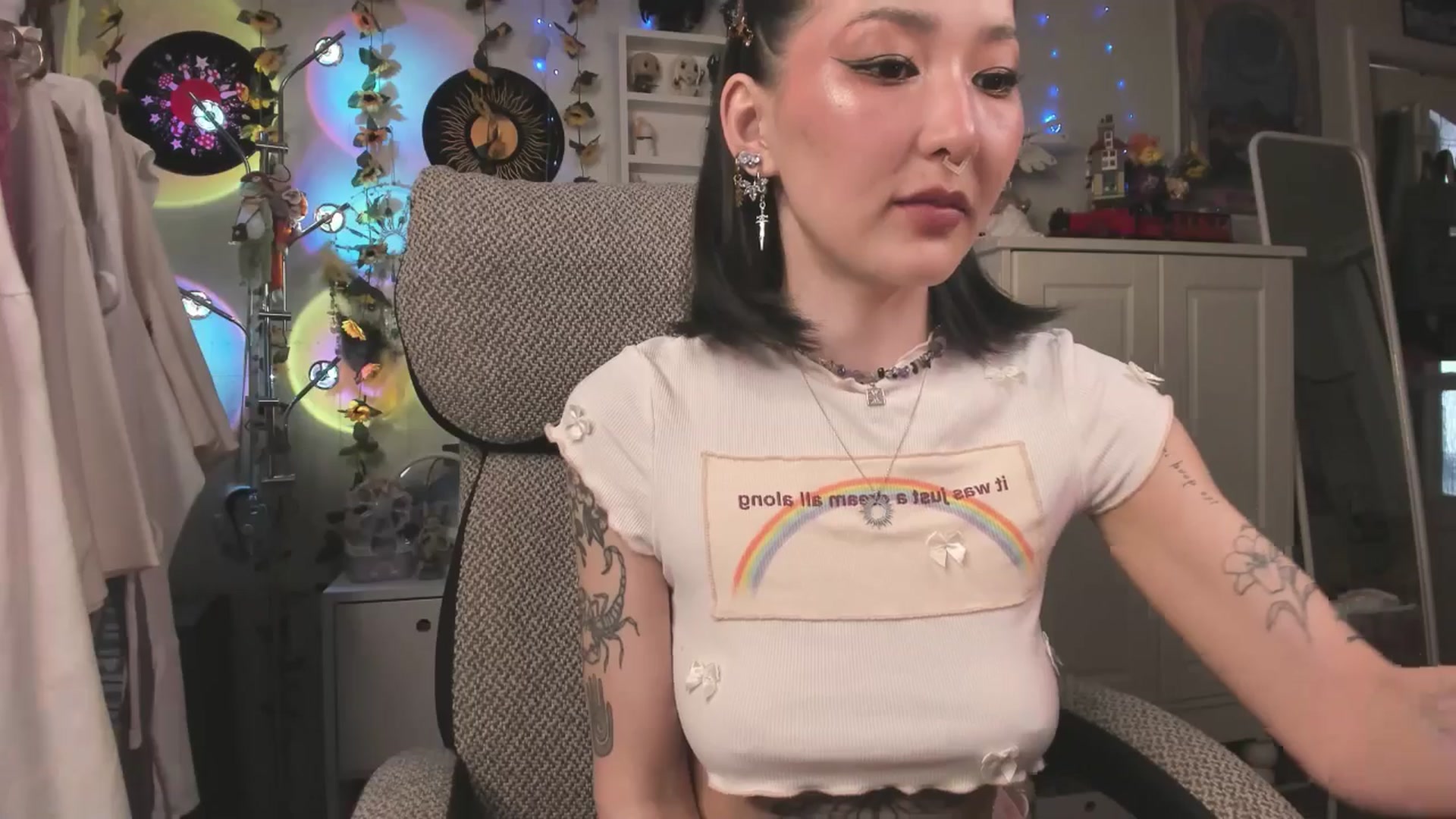 Gallery image thumbnail from KellyAsian's myfreecams stream on, 04/10/2025, 08:13 image 2 of 20