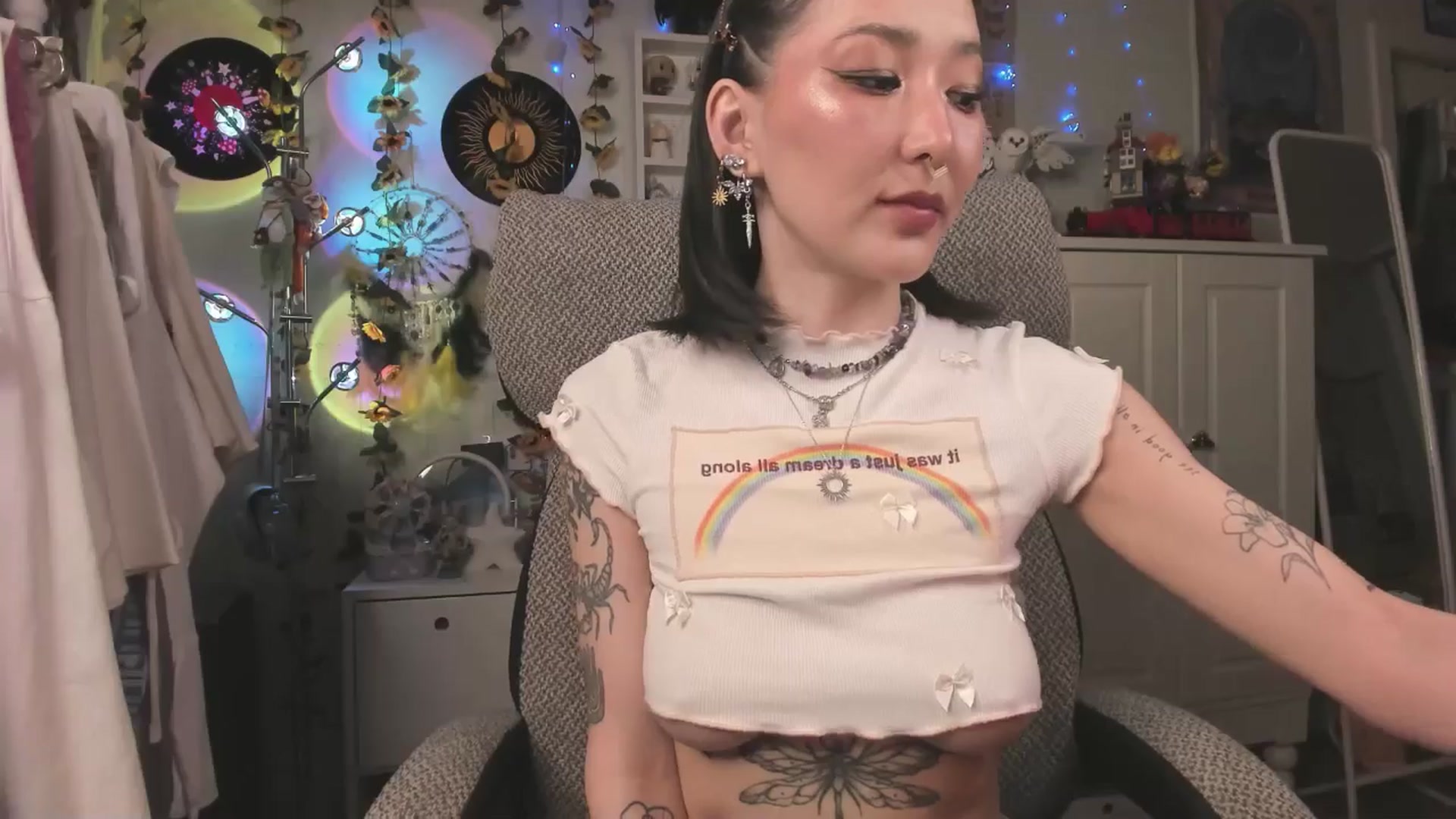 Gallery image thumbnail from KellyAsian's myfreecams stream on, 04/10/2025, 09:46 image 7 of 20