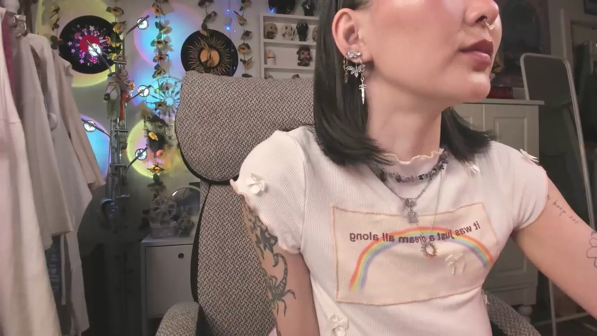 Gallery image thumbnail from KellyAsian's myfreecams stream on, 04/10/2025, 09:46 image 9 of 20