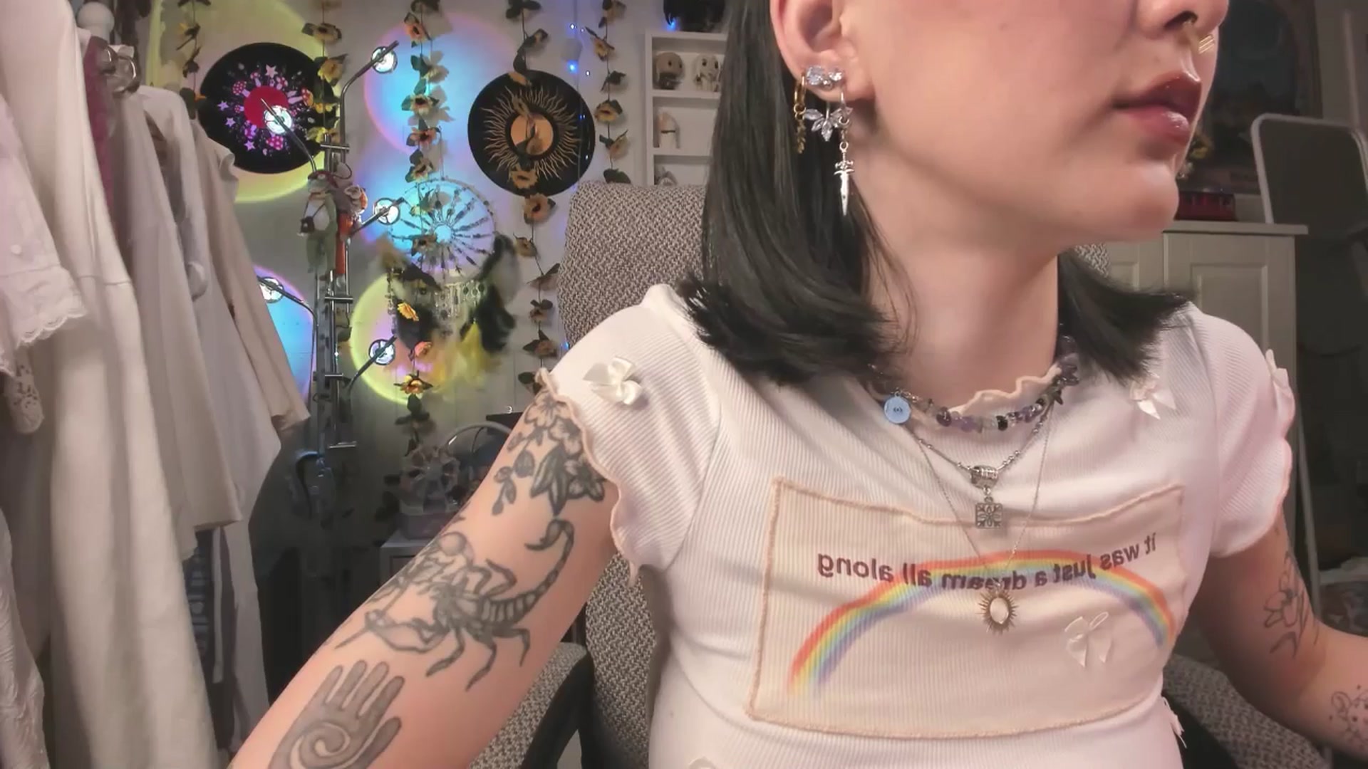 Gallery image thumbnail from KellyAsian's myfreecams stream on, 04/10/2025, 09:46 image 15 of 20