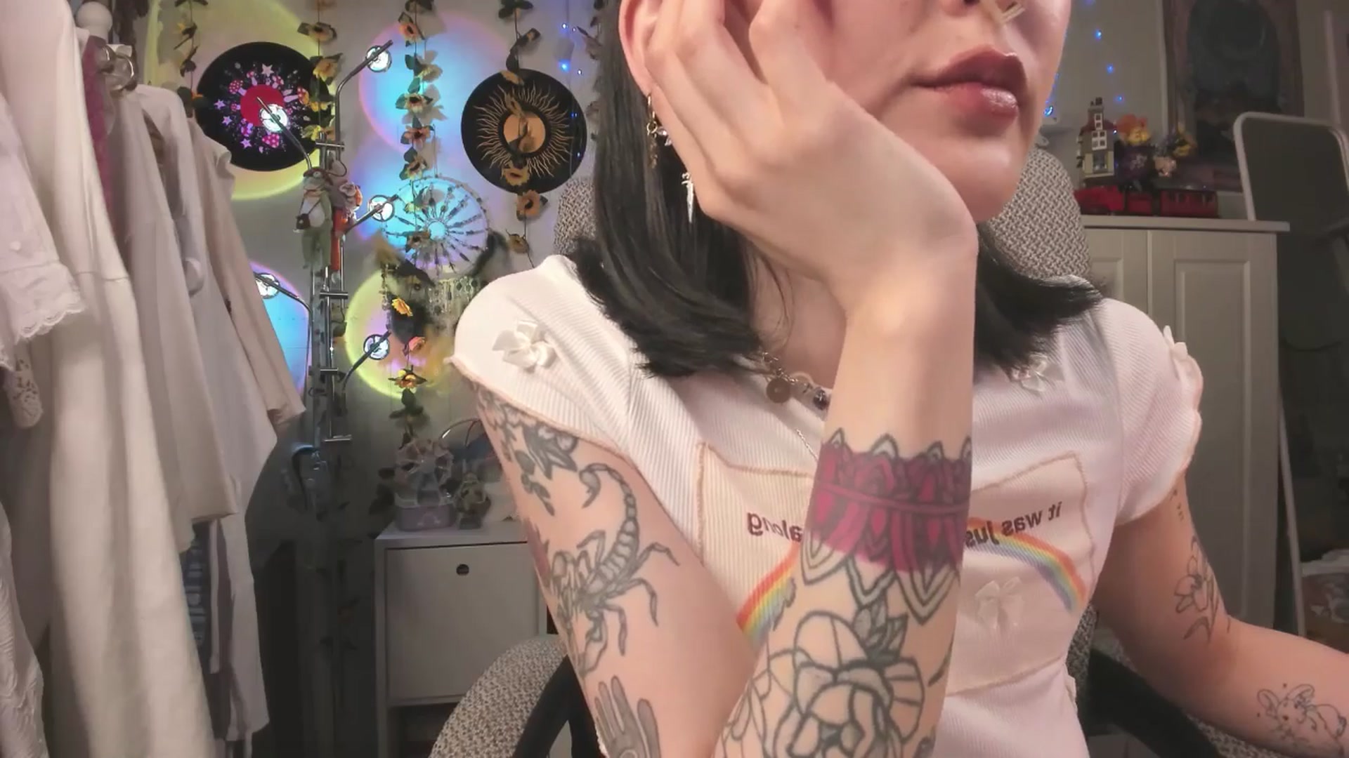 Gallery image thumbnail from KellyAsian's myfreecams stream on, 04/10/2025, 09:46 image 14 of 20