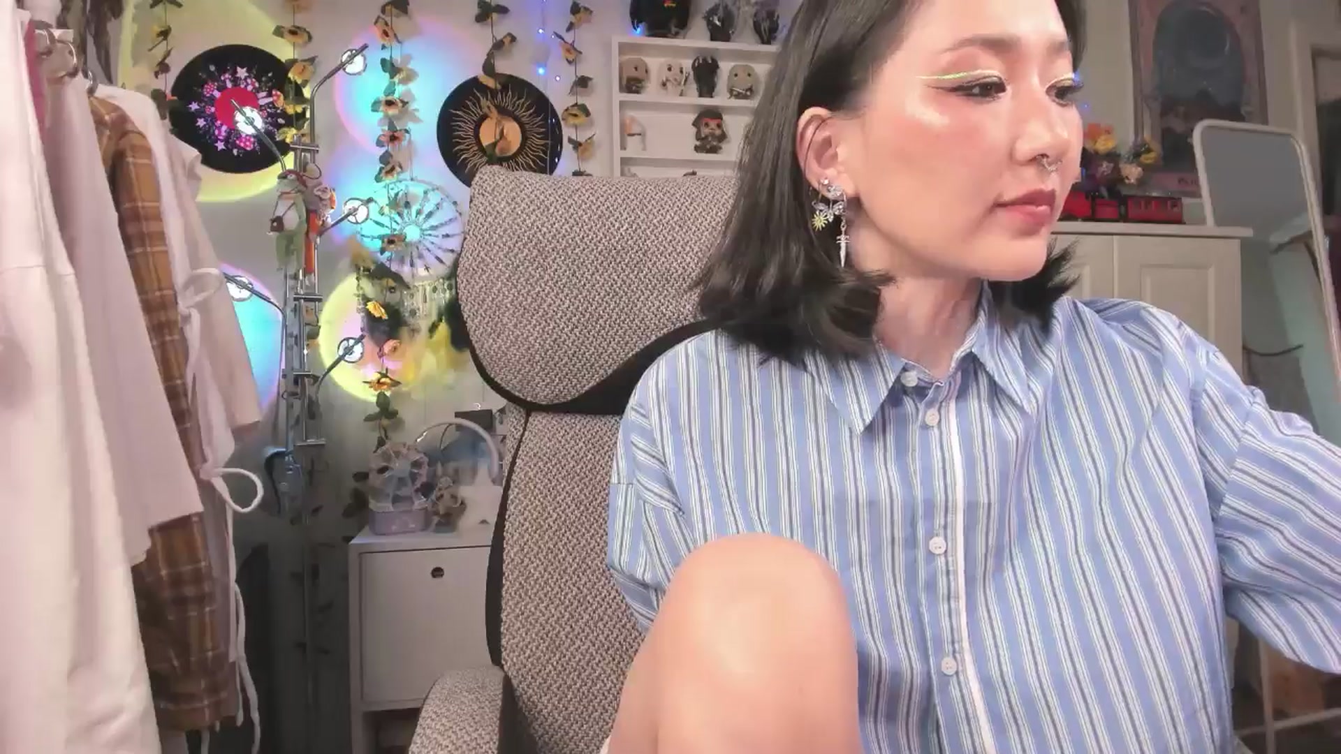 Gallery image thumbnail from KellyAsian's myfreecams stream on, 04/11/2025, 08:23 image 11 of 20