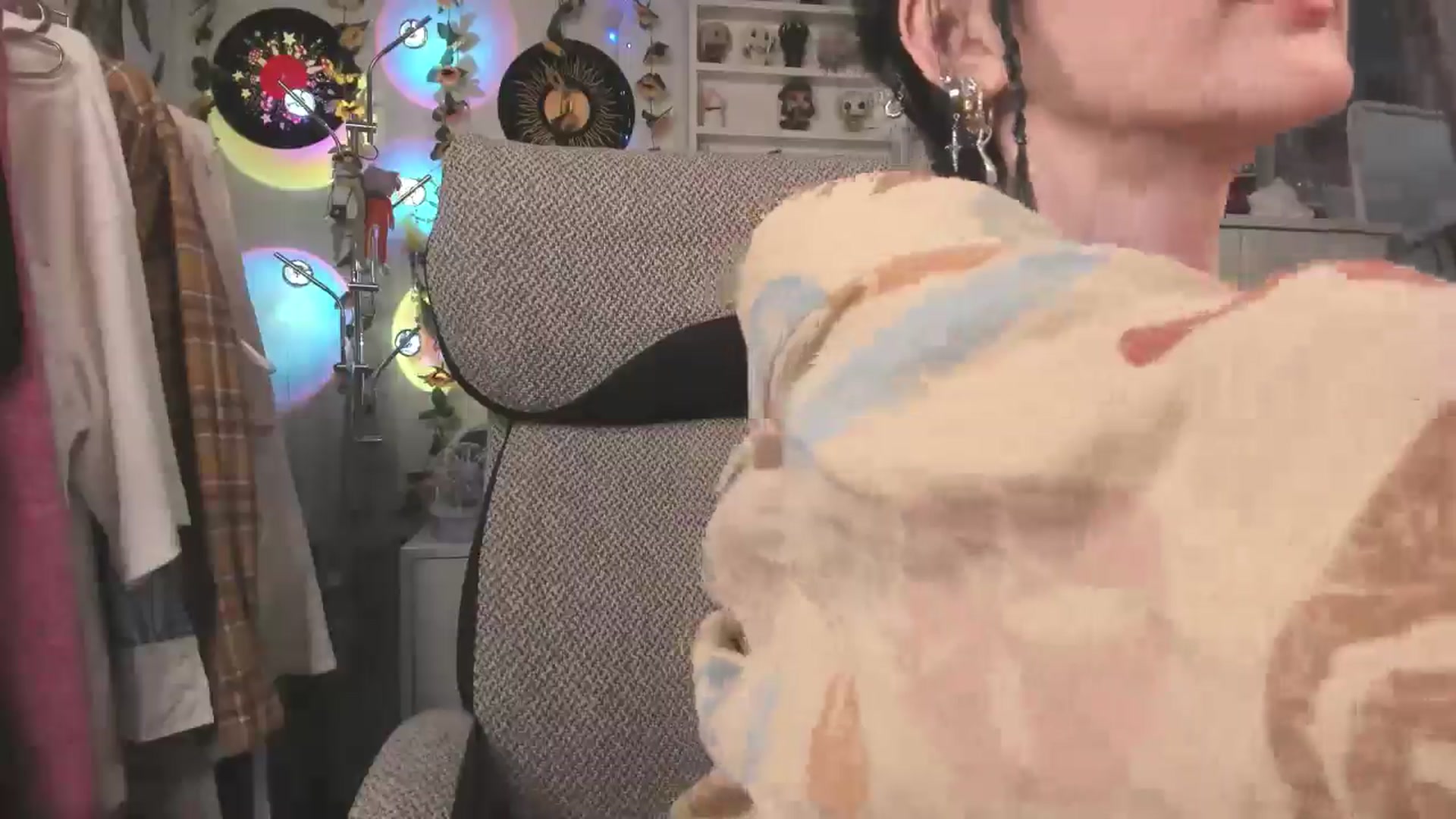 Gallery image thumbnail from KellyAsian's myfreecams stream on, 04/18/2025, 09:02 image 20 of 20