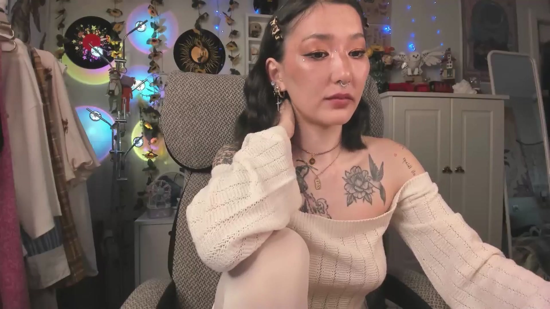 Gallery image thumbnail from KellyAsian's myfreecams stream on, 04/22/2025, 09:16 image 13 of 20