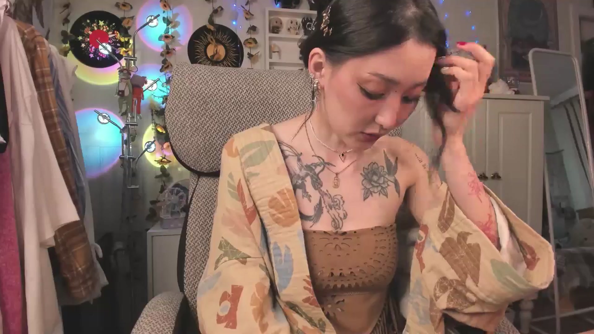 Gallery image thumbnail from KellyAsian's myfreecams stream on, 04/25/2025, 09:48 image 3 of 20