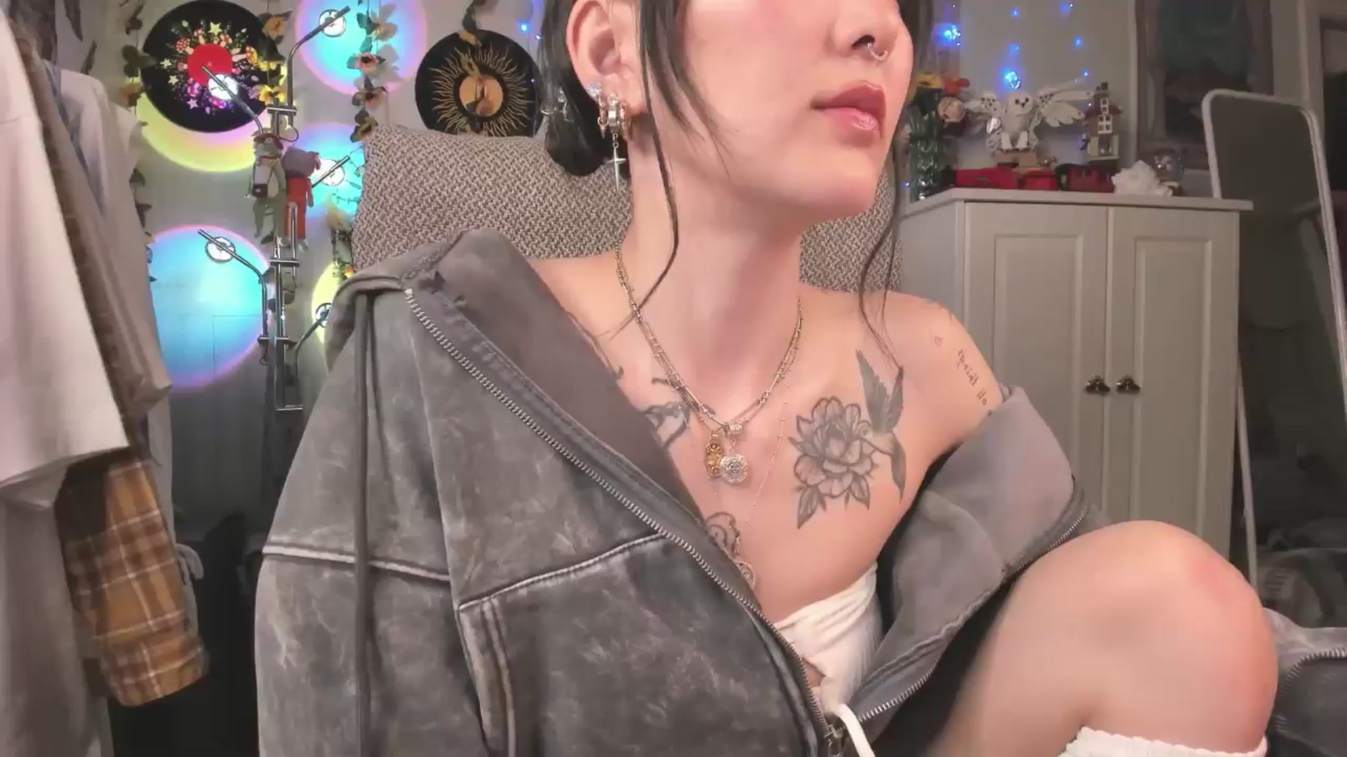 Gallery image thumbnail from KellyAsian's myfreecams stream on, 04/26/2025, 18:46 image 7 of 20