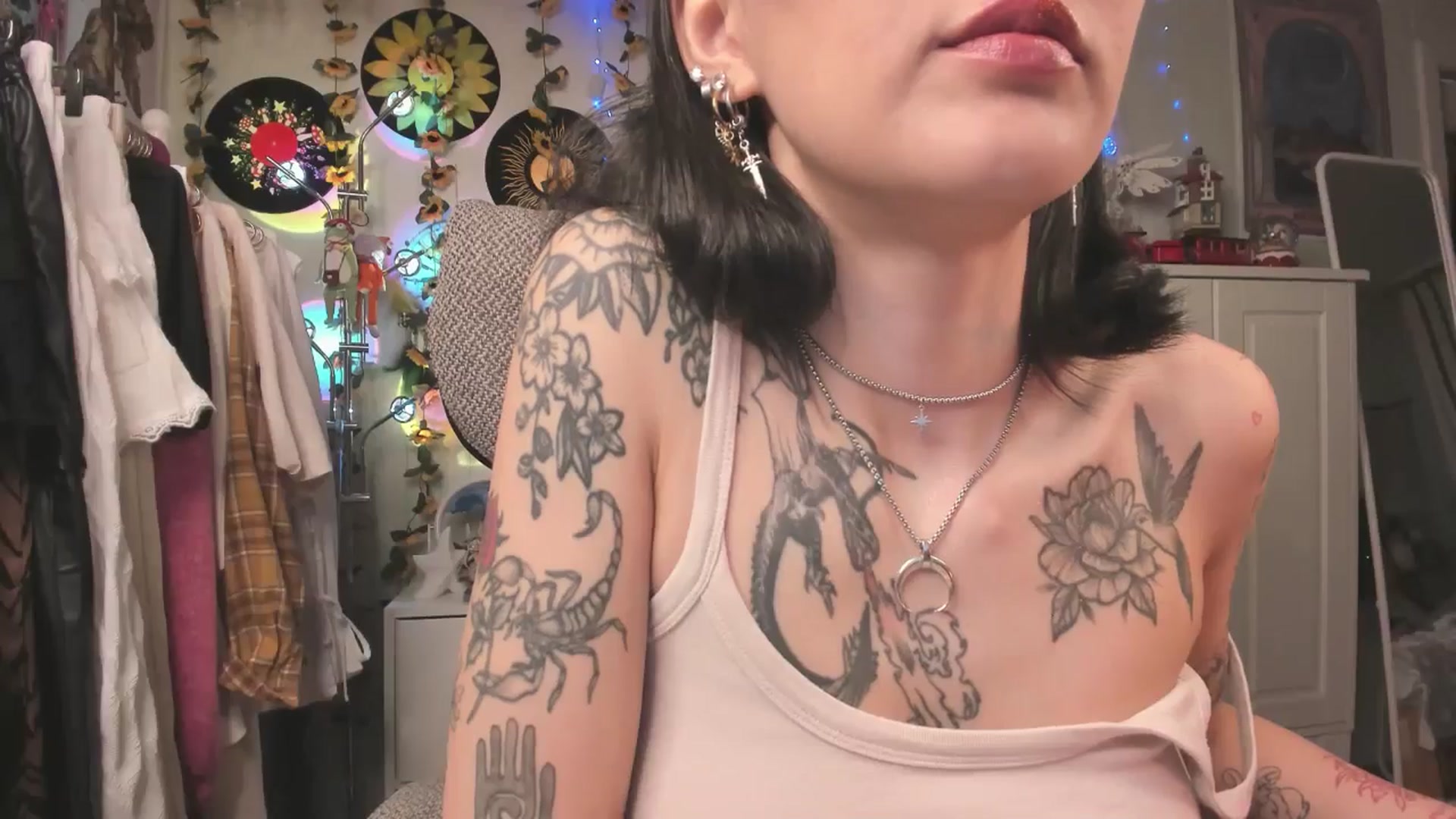 Gallery image thumbnail from KellyAsian's myfreecams stream on, 05/05/2025, 08:11 image 2 of 20