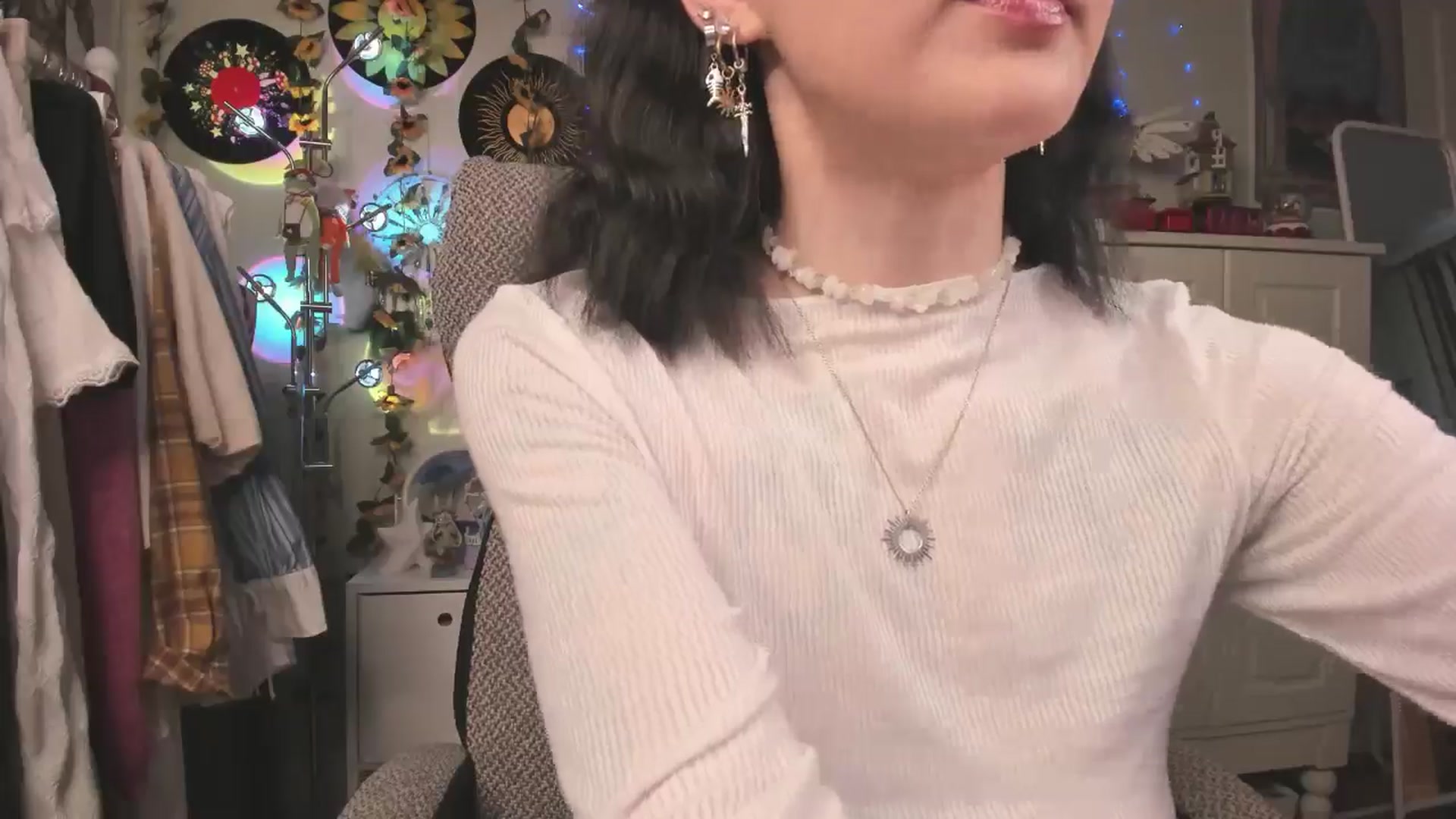 Gallery image thumbnail from KellyAsian's myfreecams stream on, 05/06/2025, 09:07 image 19 of 20
