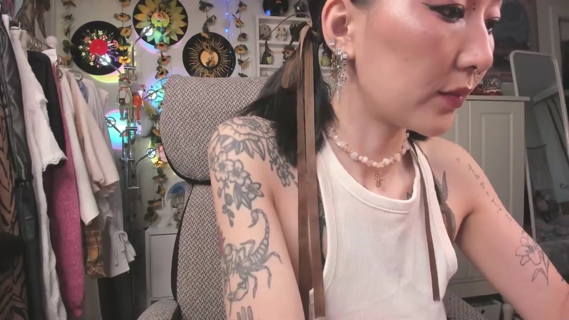 Gallery image thumbnail from KellyAsian's myfreecams stream on, 05/07/2025, 09:28 image 6 of 20