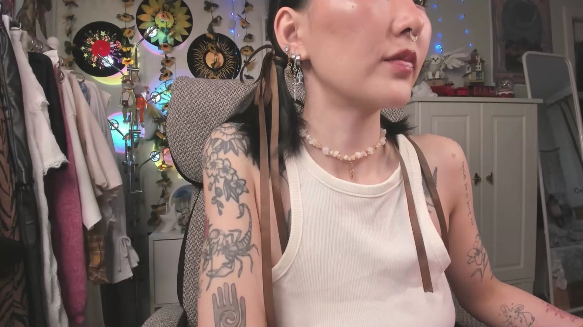Gallery image thumbnail from KellyAsian's myfreecams stream on, 05/07/2025, 09:28 image 4 of 20