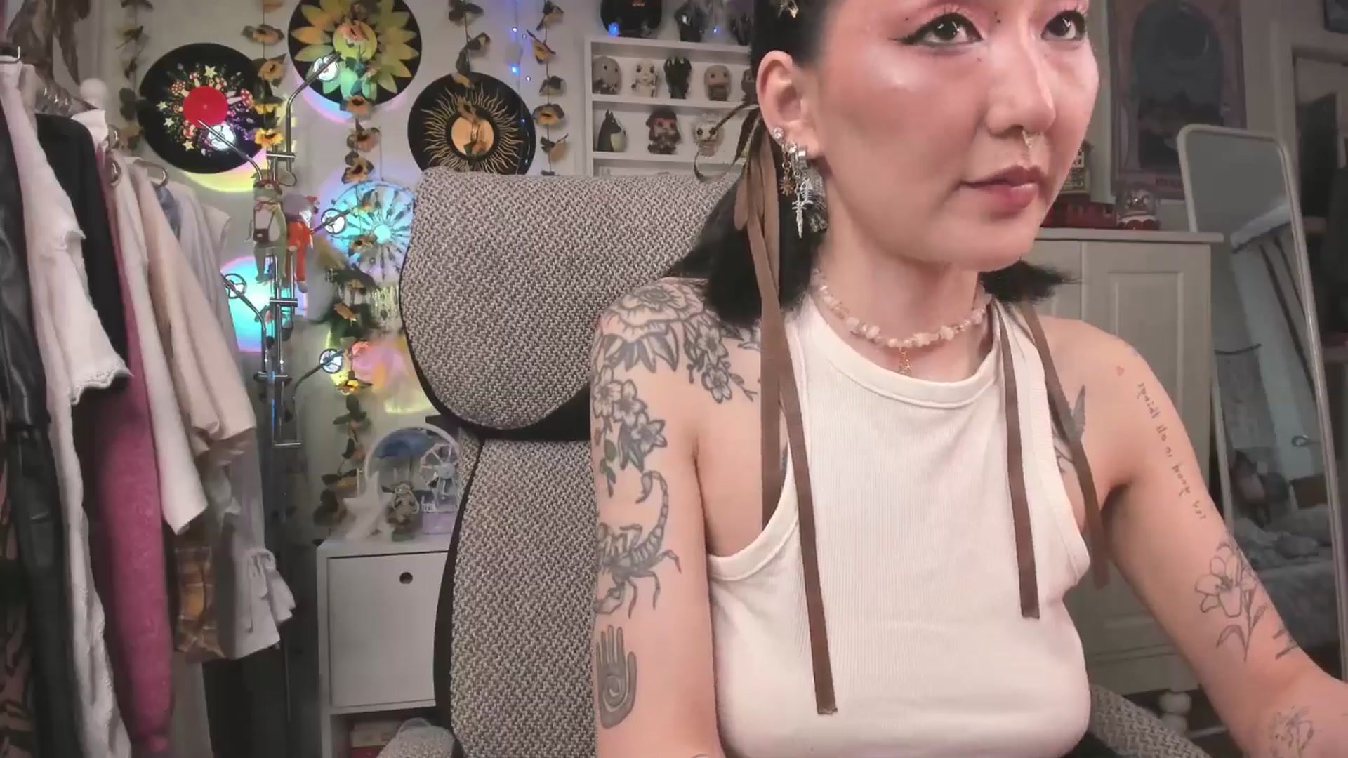 Gallery image thumbnail from KellyAsian's myfreecams stream on, 05/07/2025, 09:28 image 18 of 20