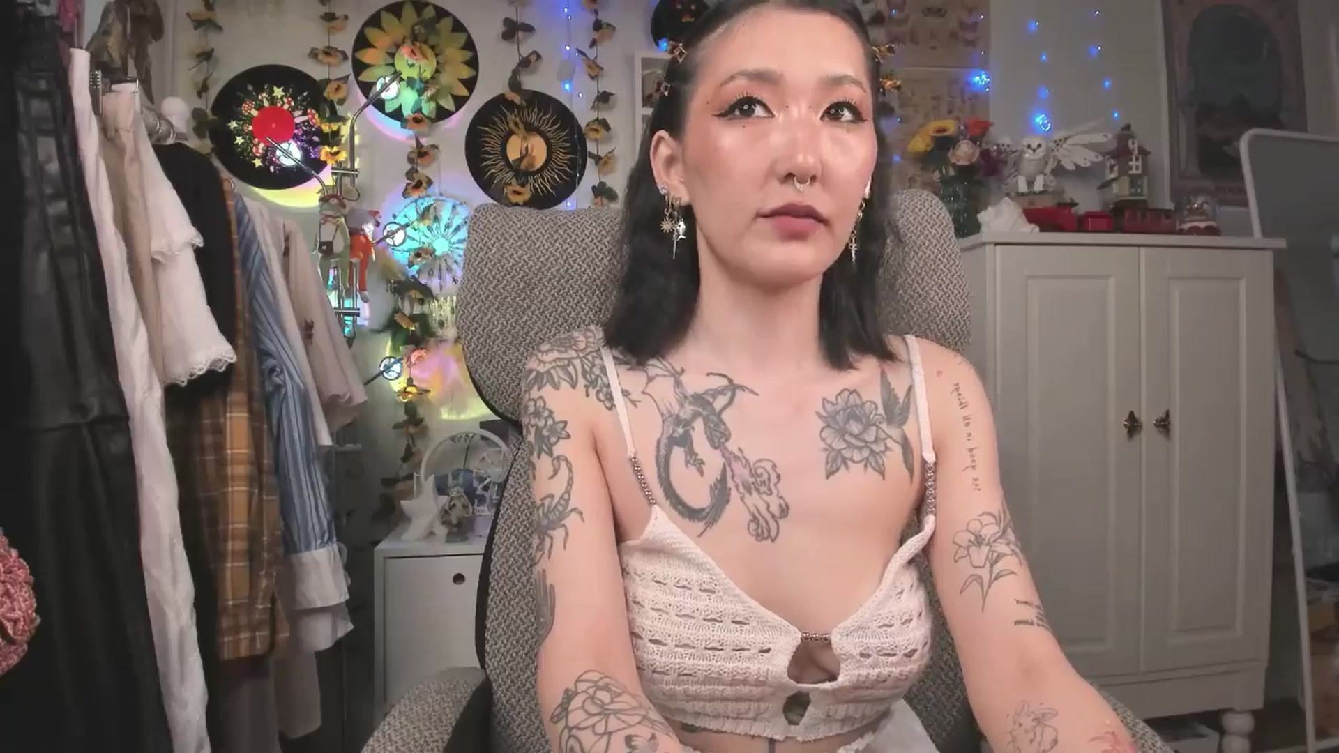 Gallery image thumbnail from KellyAsian's myfreecams stream on, 05/08/2025, 11:12 image 15 of 20