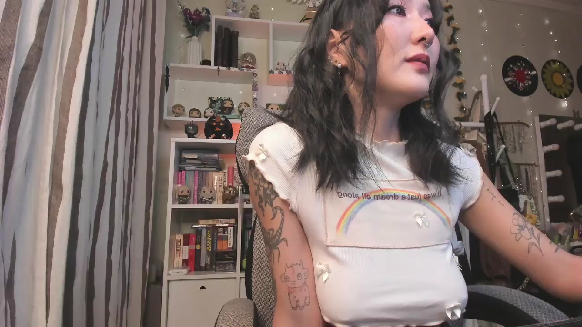 Gallery image thumbnail from KellyAsian's myfreecams stream on, 10/21/2025, 09:49 image 10 of 20