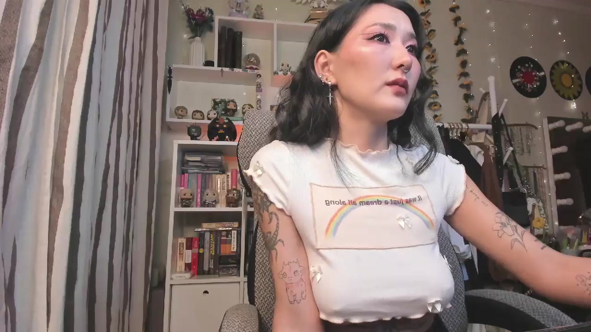 Gallery image thumbnail from KellyAsian's myfreecams stream on, 10/21/2025, 09:49 image 14 of 20
