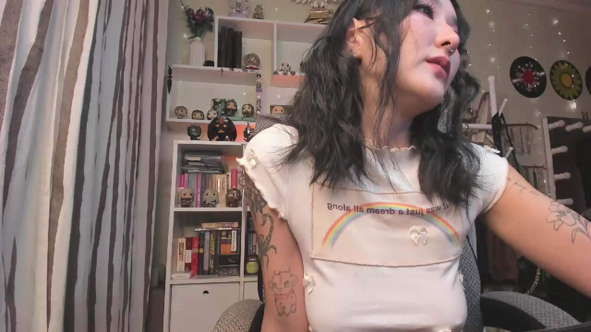 Gallery image thumbnail from KellyAsian's myfreecams stream on, 10/21/2025, 09:49 image 9 of 20