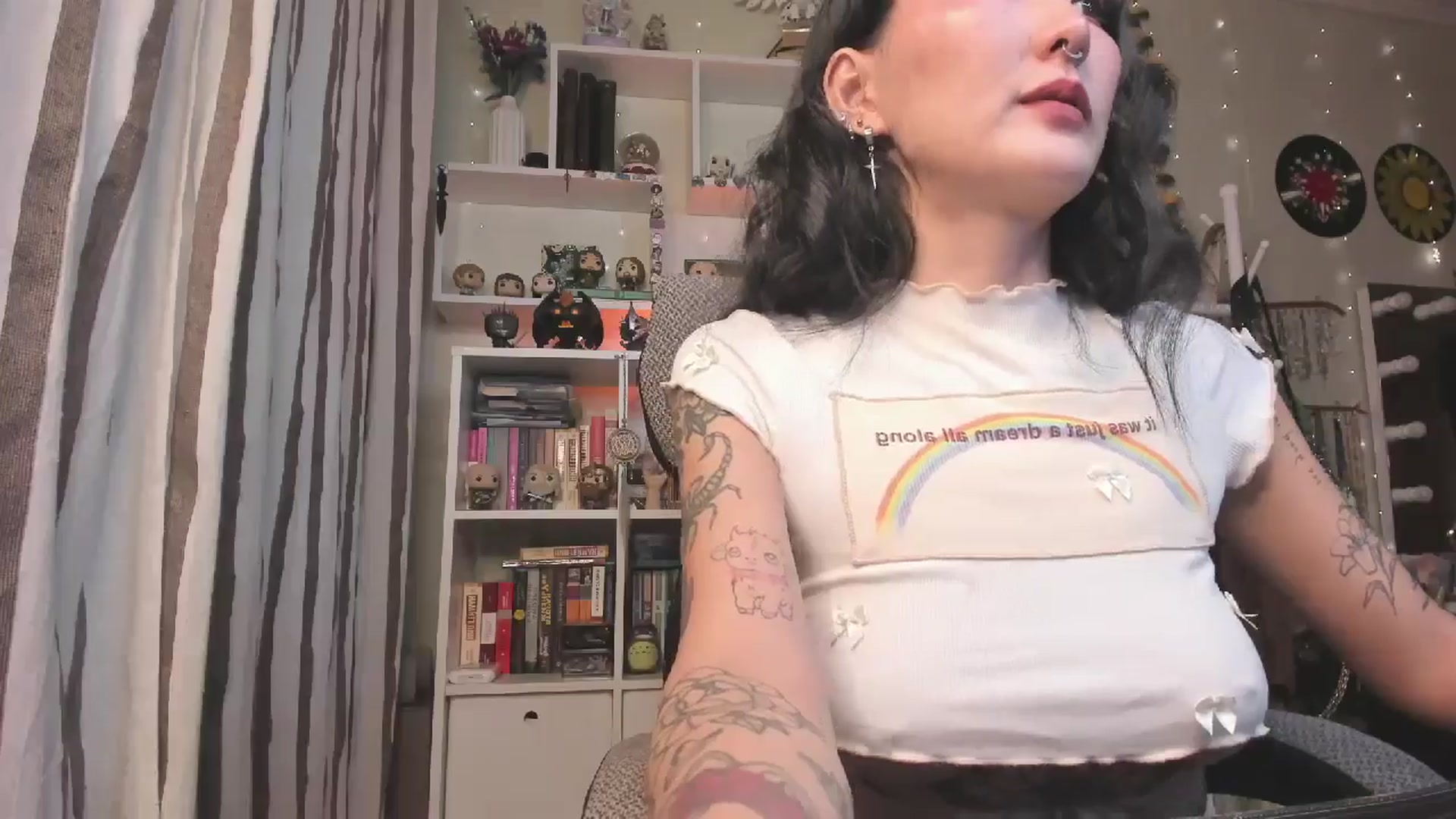 Gallery image thumbnail from KellyAsian's myfreecams stream on, 10/21/2025, 09:49 image 19 of 20