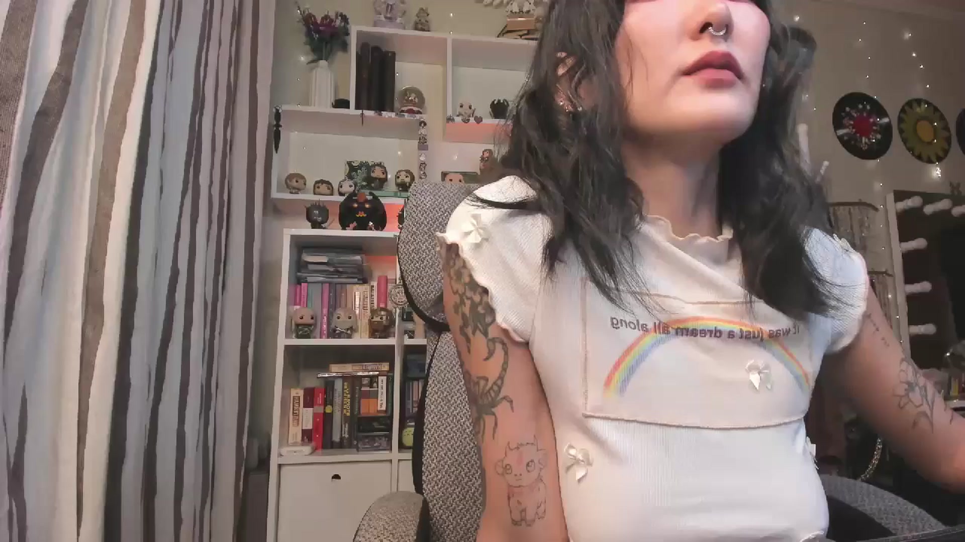 Gallery image thumbnail from KellyAsian's myfreecams stream on, 10/21/2025, 09:49 image 4 of 20