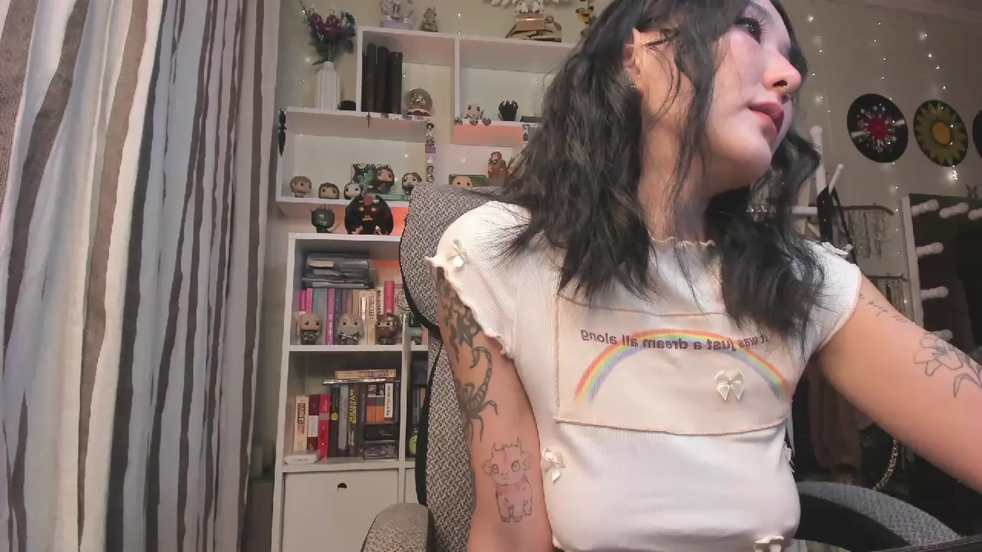 Gallery image thumbnail from KellyAsian's myfreecams stream on, 10/21/2025, 09:49 image 8 of 20