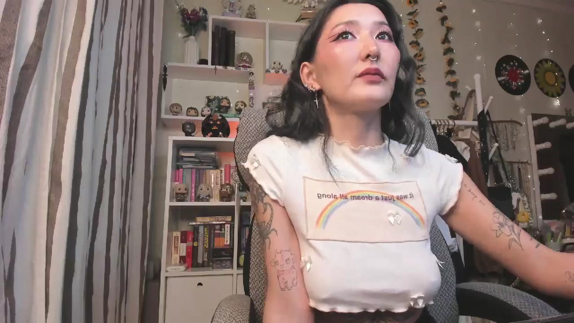 Gallery image thumbnail from KellyAsian's myfreecams stream on, 10/21/2025, 09:49 image 13 of 20