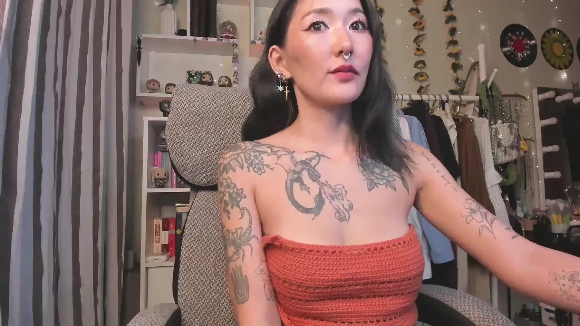 Gallery image thumbnail from KellyAsian's myfreecams stream on, 10/24/2025, 11:22 image 18 of 20
