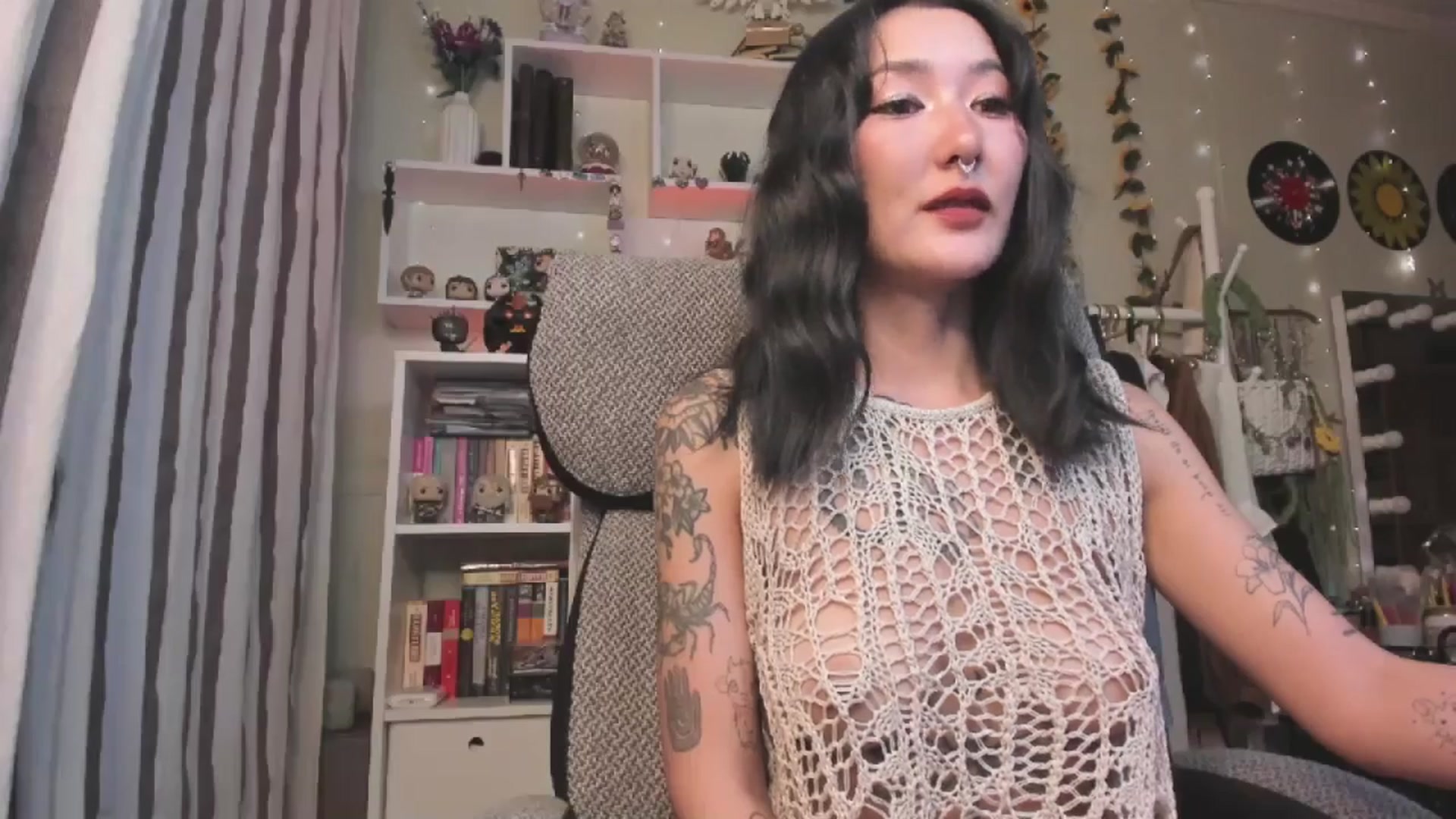 Gallery image thumbnail from KellyAsian's myfreecams stream on, 10/30/2025, 08:37 image 7 of 20