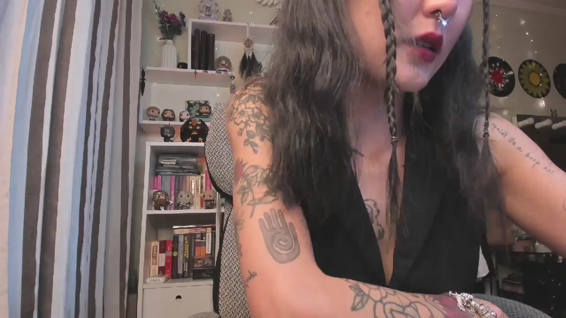 Gallery image thumbnail from KellyAsian's myfreecams stream on, 11/05/2025, 08:27 image 19 of 20