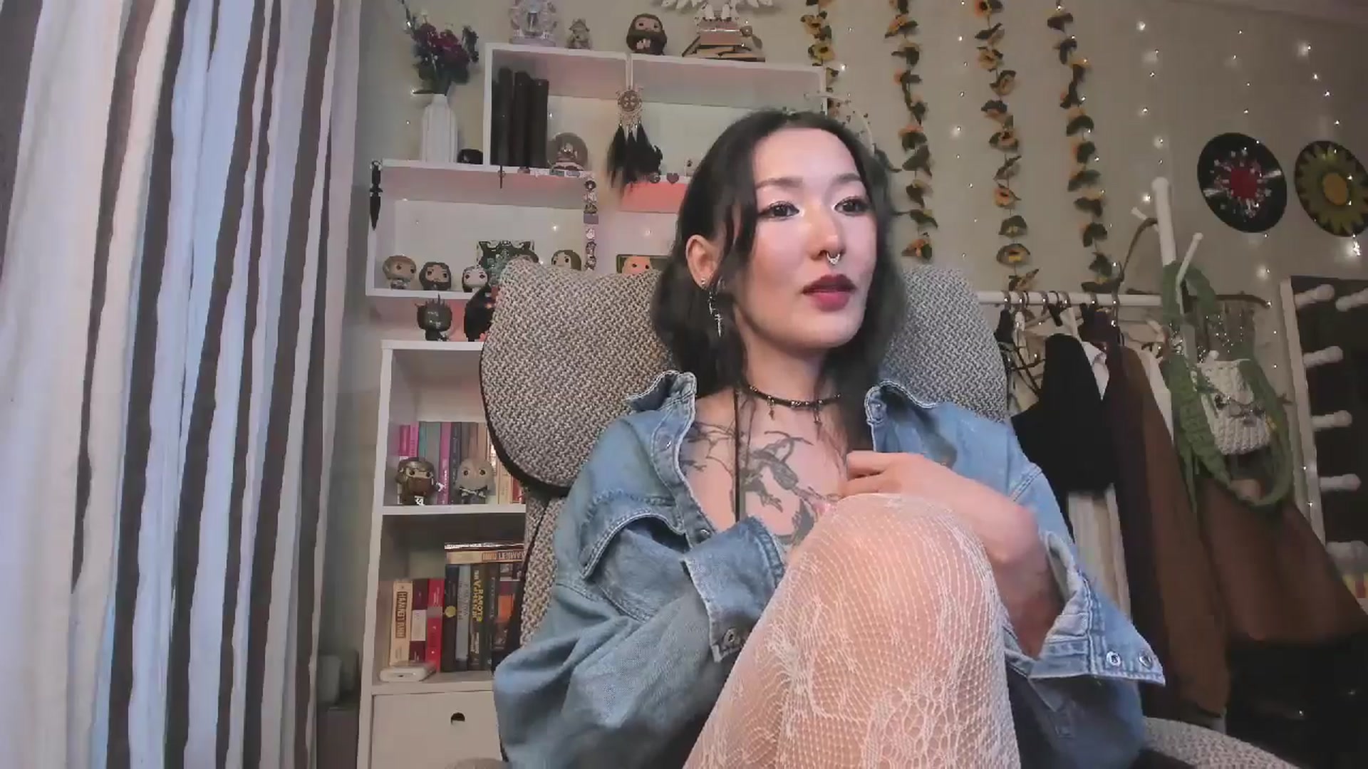 Gallery image thumbnail from KellyAsian's myfreecams stream on, 11/11/2025, 09:24 image 11 of 20