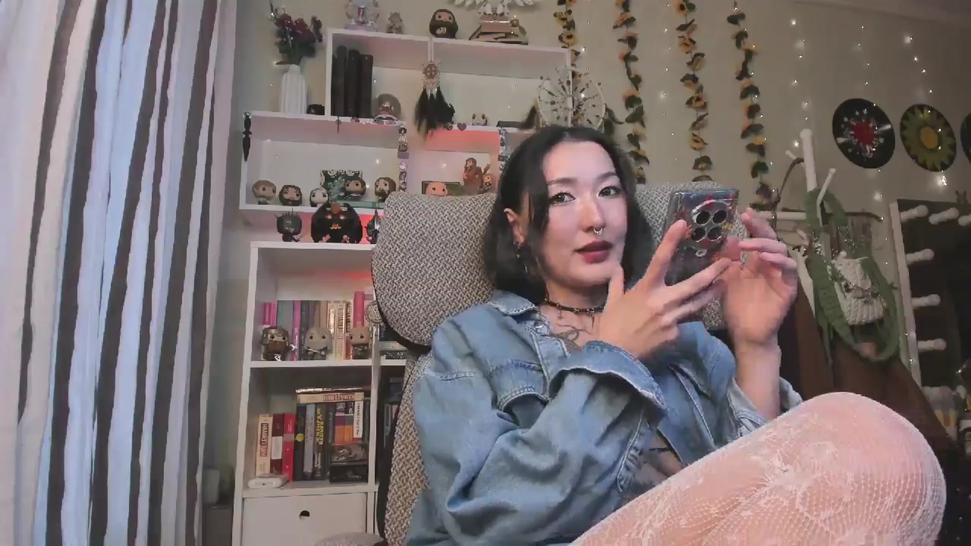 Gallery image thumbnail from KellyAsian's myfreecams stream on, 11/11/2025, 09:24 image 16 of 20