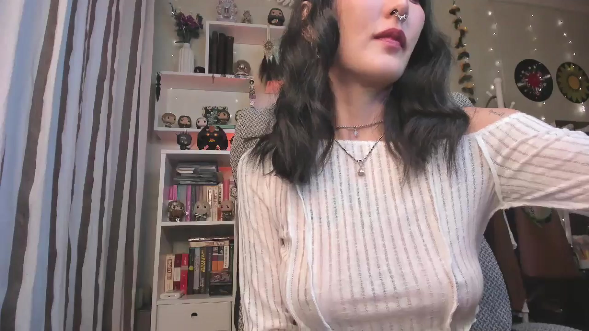 Gallery image thumbnail from KellyAsian's myfreecams stream on, 11/13/2025, 08:42 image 5 of 20