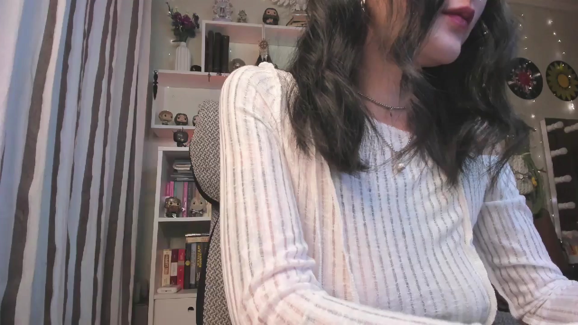 Gallery image thumbnail from KellyAsian's myfreecams stream on, 11/13/2025, 08:42 image 11 of 20