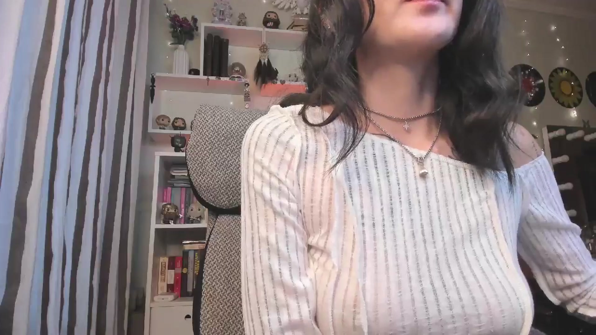 Gallery image thumbnail from KellyAsian's myfreecams stream on, 11/13/2025, 08:57 image 17 of 20
