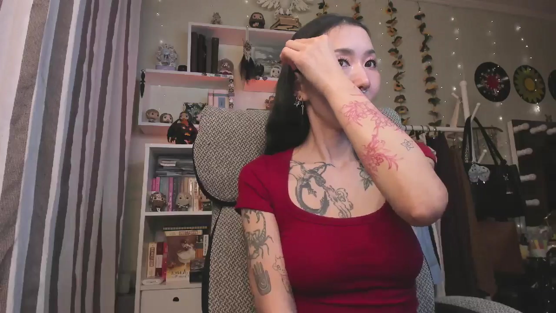 Gallery image thumbnail from KellyAsian's myfreecams stream on, 11/21/2025, 15:07 image 13 of 20