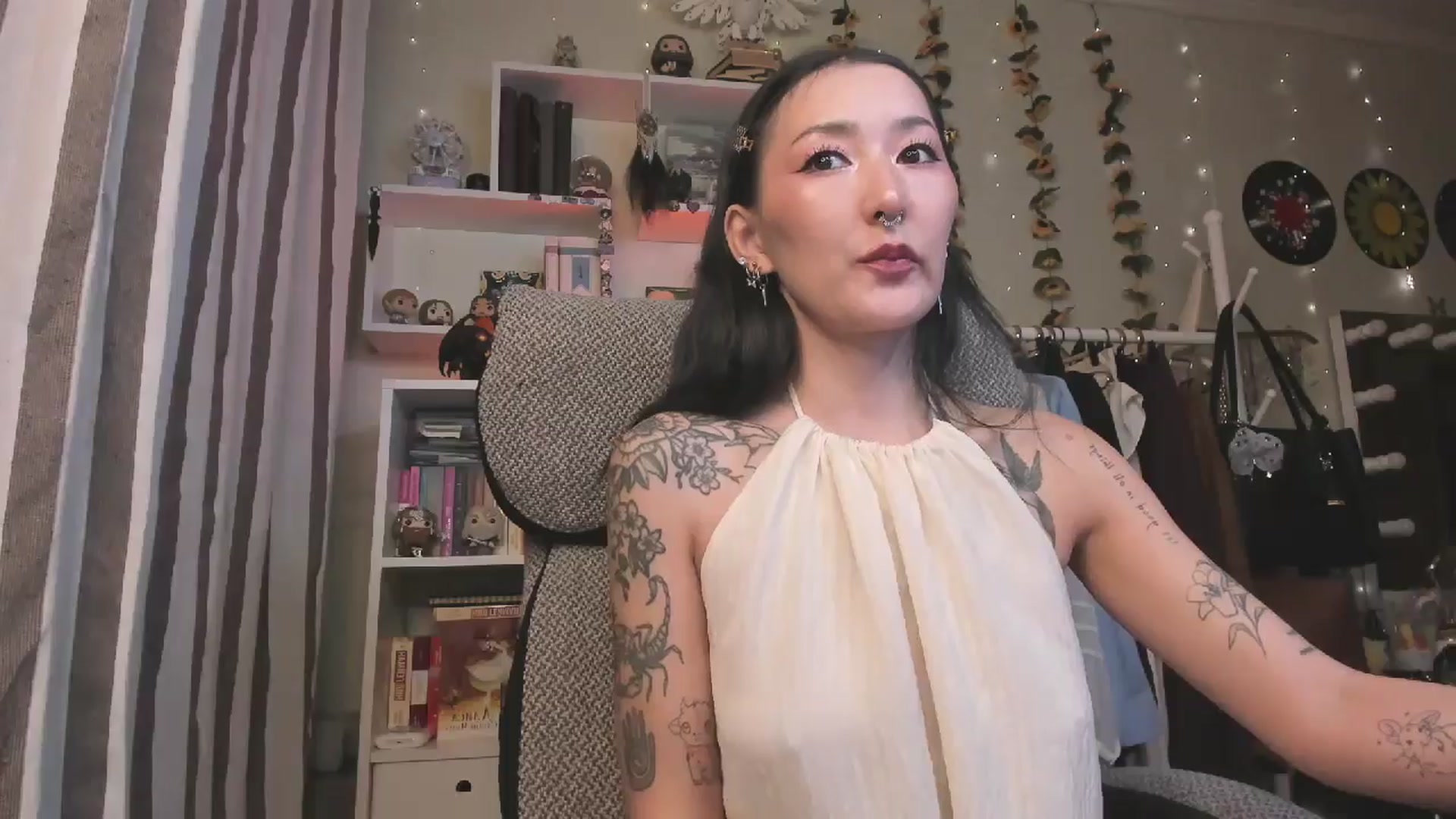 Gallery image thumbnail from KellyAsian's myfreecams stream on, 11/21/2025, 15:07 image 3 of 20