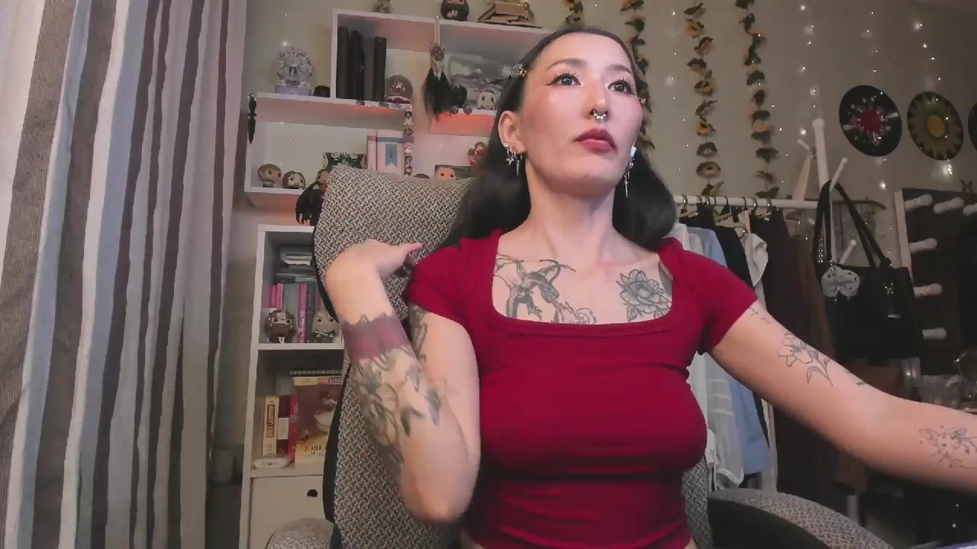 Gallery image thumbnail from KellyAsian's myfreecams stream on, 11/21/2025, 16:04 image 7 of 20