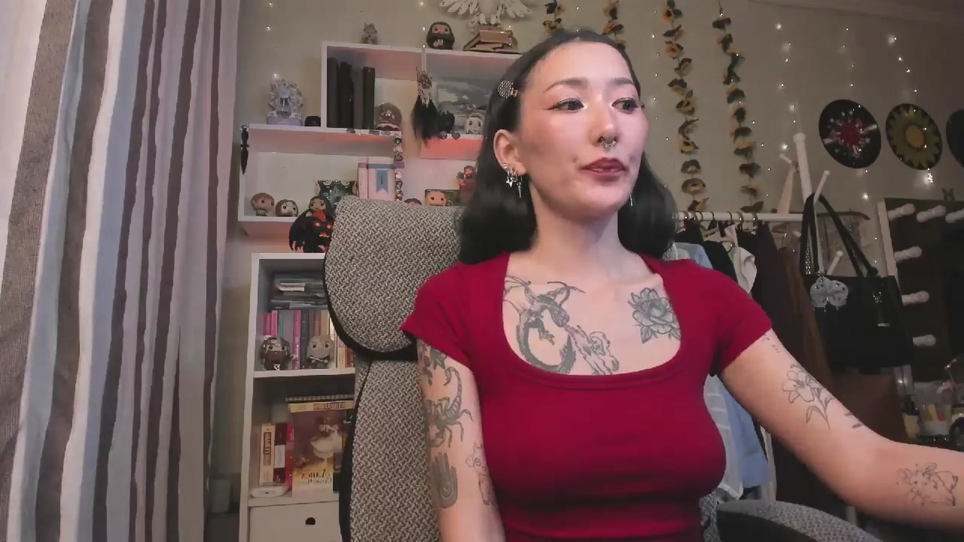 Gallery image thumbnail from KellyAsian's myfreecams stream on, 11/21/2025, 16:04 image 18 of 20