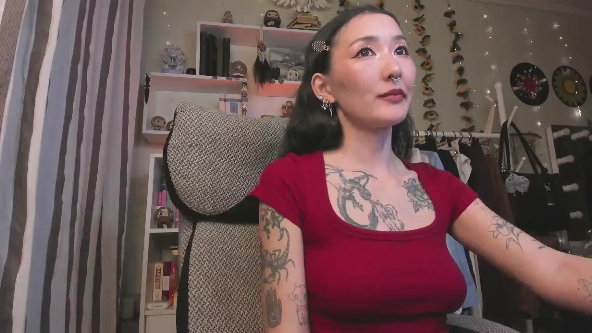 Gallery image thumbnail from KellyAsian's myfreecams stream on, 11/21/2025, 16:04 image 20 of 20