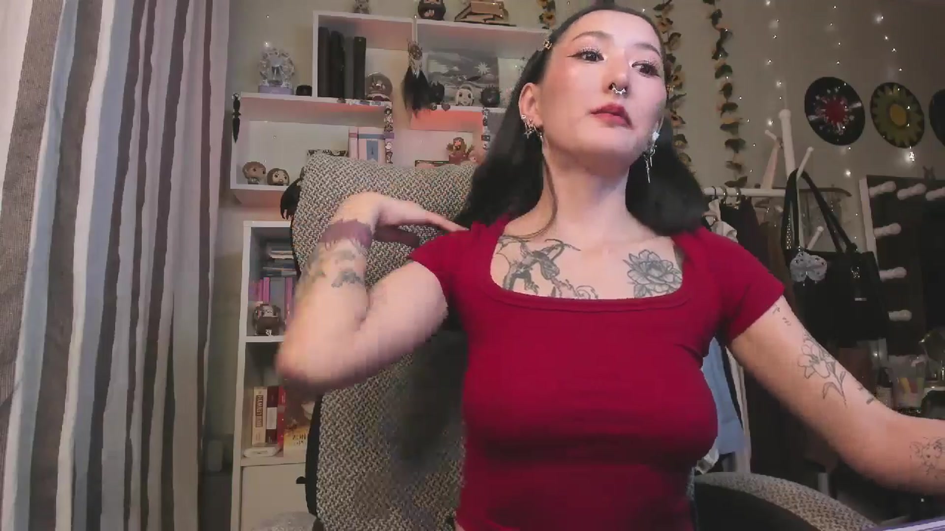 Gallery image thumbnail from KellyAsian's myfreecams stream on, 11/21/2025, 16:04 image 11 of 20