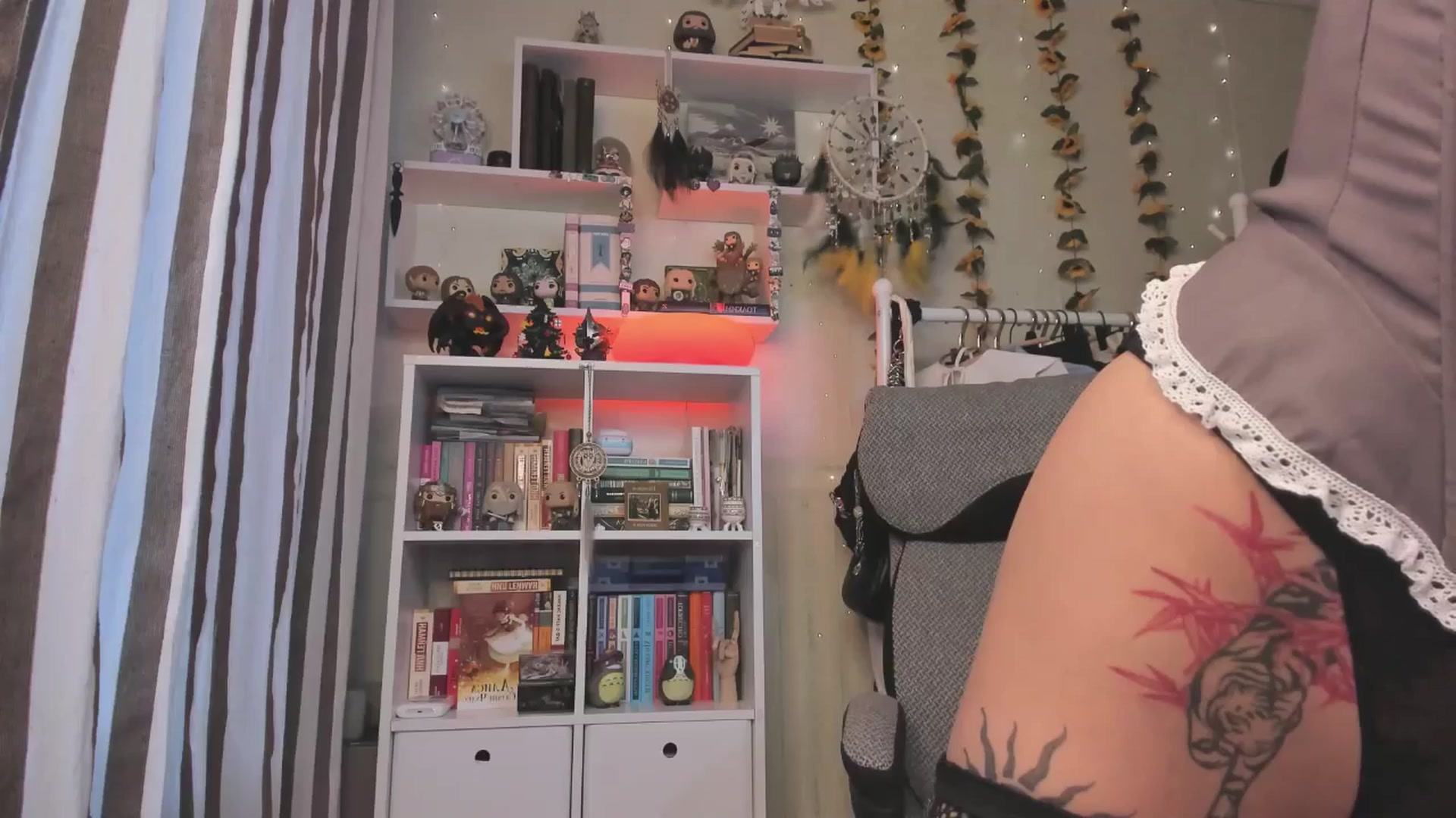 Gallery image thumbnail from KellyAsian's myfreecams stream on, 11/26/2025, 07:27 image 9 of 20