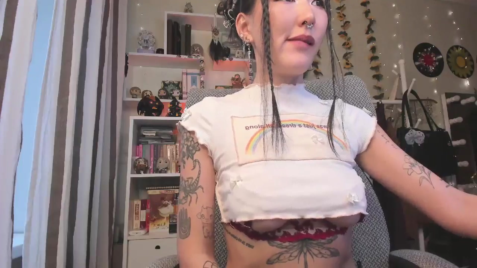 Gallery image thumbnail from KellyAsian's myfreecams stream on, 11/27/2025, 10:03 image 6 of 20