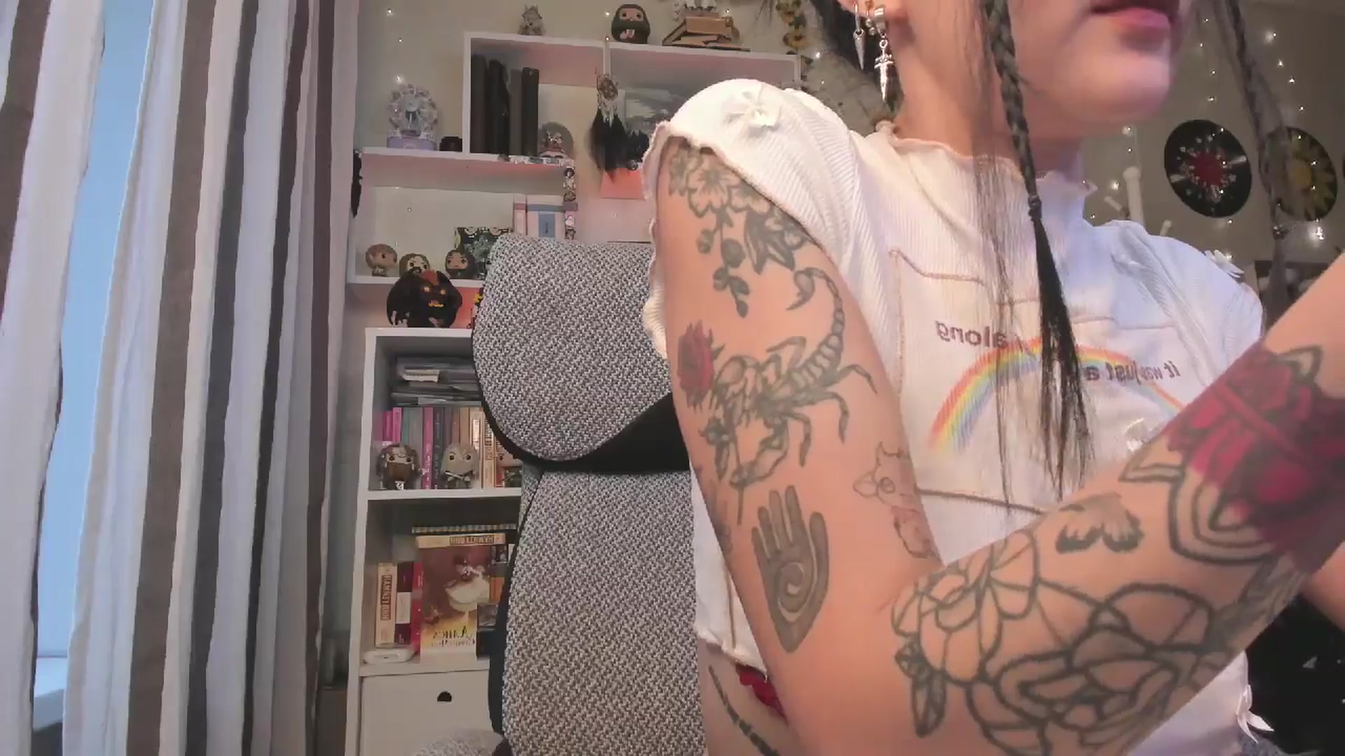 Gallery image thumbnail from KellyAsian's myfreecams stream on, 11/27/2025, 10:03 image 5 of 20
